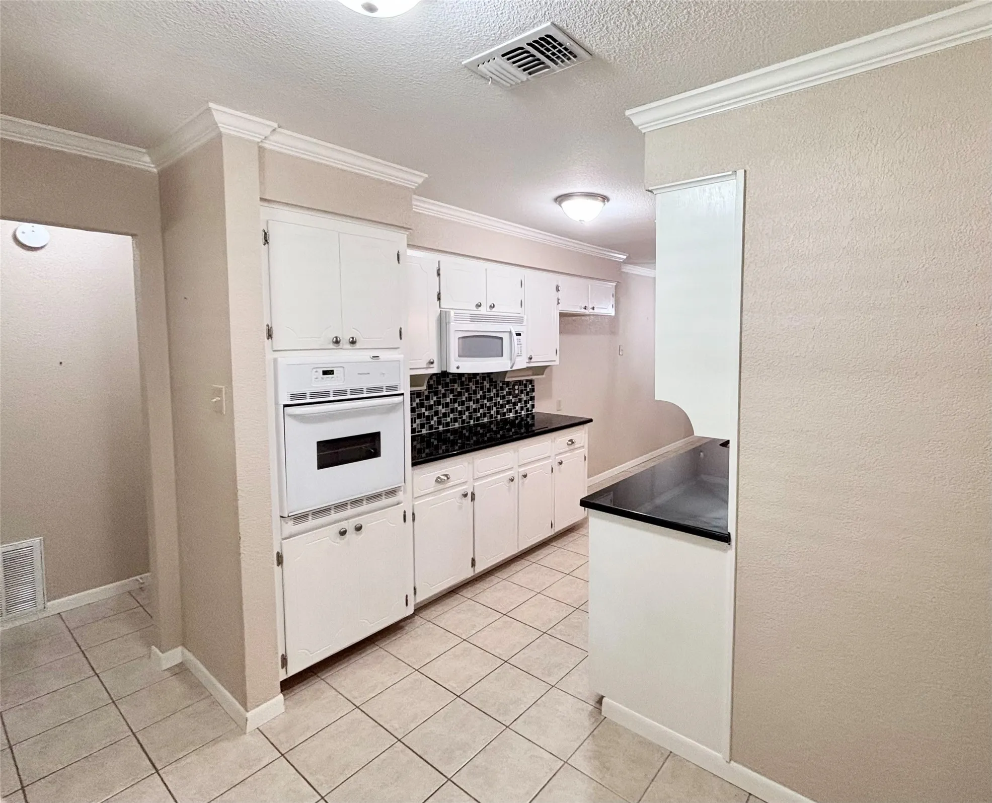 Single Family Residence For Sale in Eastland County , 506 Oakwood Drive, Eastland, Texas 76448, 3 Bedroom, 2 Bathroom, 2 Garage spaces, 2,125 Sqft, built in 1982, mls#21280133, Real Estate Agent in Eastland, Homes For Sale in Eastland county, Homes For Sale in Eastland, Realtor in Eastland Texas, Real Estate Brokerage Independent Realty Texas, Luminita Cordes Realtor