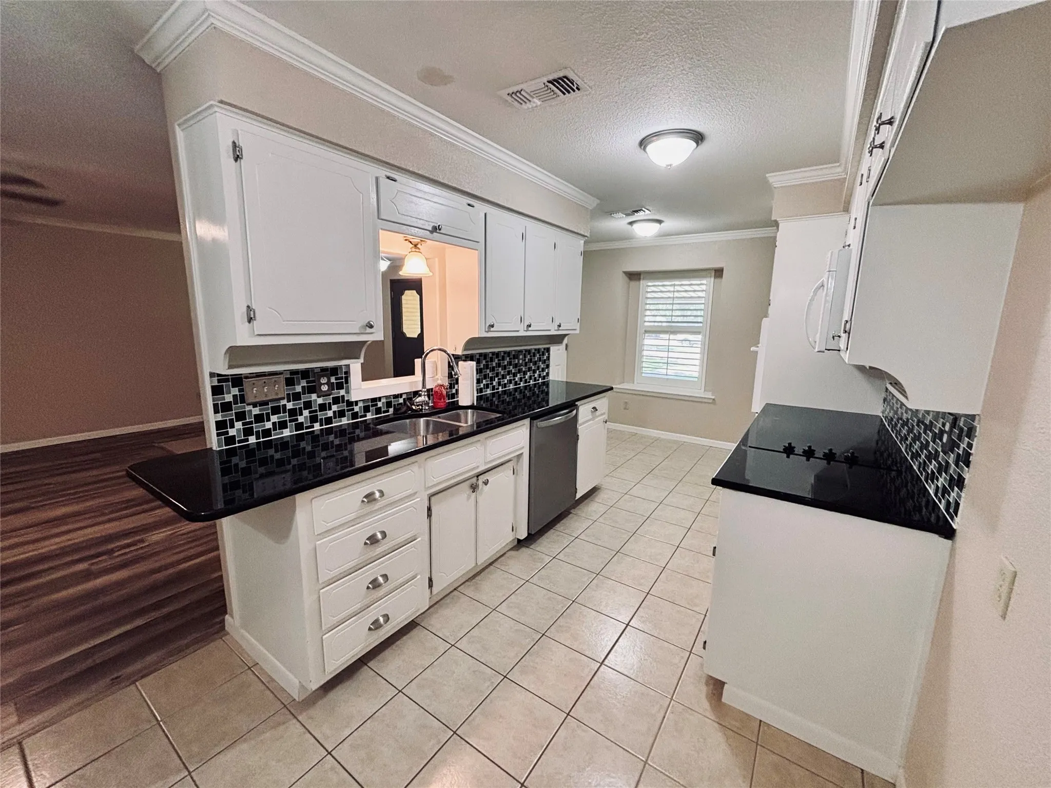 Single Family Residence For Sale in Eastland County , 506 Oakwood Drive, Eastland, Texas 76448, 3 Bedroom, 2 Bathroom, 2 Garage spaces, 2,125 Sqft, built in 1982, mls#21280133, Real Estate Agent in Eastland, Homes For Sale in Eastland county, Homes For Sale in Eastland, Realtor in Eastland Texas, Real Estate Brokerage Independent Realty Texas, Luminita Cordes Realtor