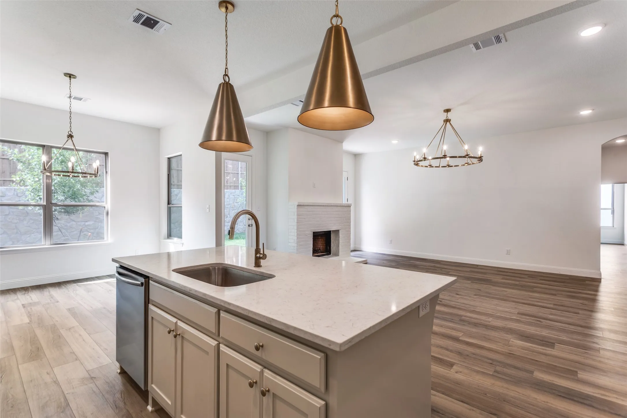 Single Family Residence For Sale in Tarrant County , 782 Sterling Drive, Benbrook, Texas 76126, 4 Bedroom, 3 Bathroom, 2 Garage spaces, 2,307 Sqft, built in 2024, mls#21265687, Real Estate Agent in Benbrook, Homes For Sale in Tarrant county, Homes For Sale in Benbrook, Realtor in Benbrook Texas, Real Estate Brokerage Independent Realty Texas, Luminita Cordes Realtor