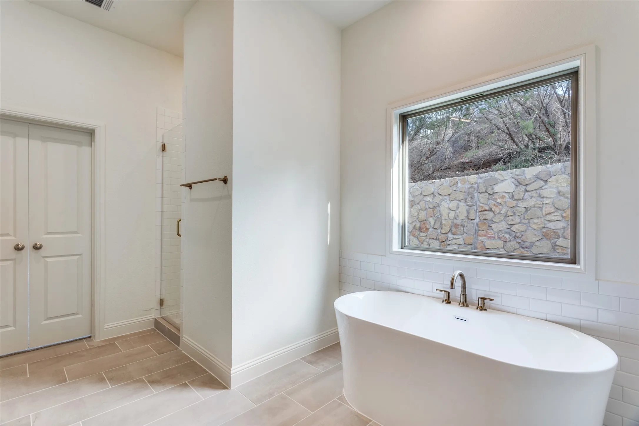 Single Family Residence For Sale in Tarrant County , 782 Sterling Drive, Benbrook, Texas 76126, 4 Bedroom, 3 Bathroom, 2 Garage spaces, 2,307 Sqft, built in 2024, mls#21265687, Real Estate Agent in Benbrook, Homes For Sale in Tarrant county, Homes For Sale in Benbrook, Realtor in Benbrook Texas, Real Estate Brokerage Independent Realty Texas, Luminita Cordes Realtor