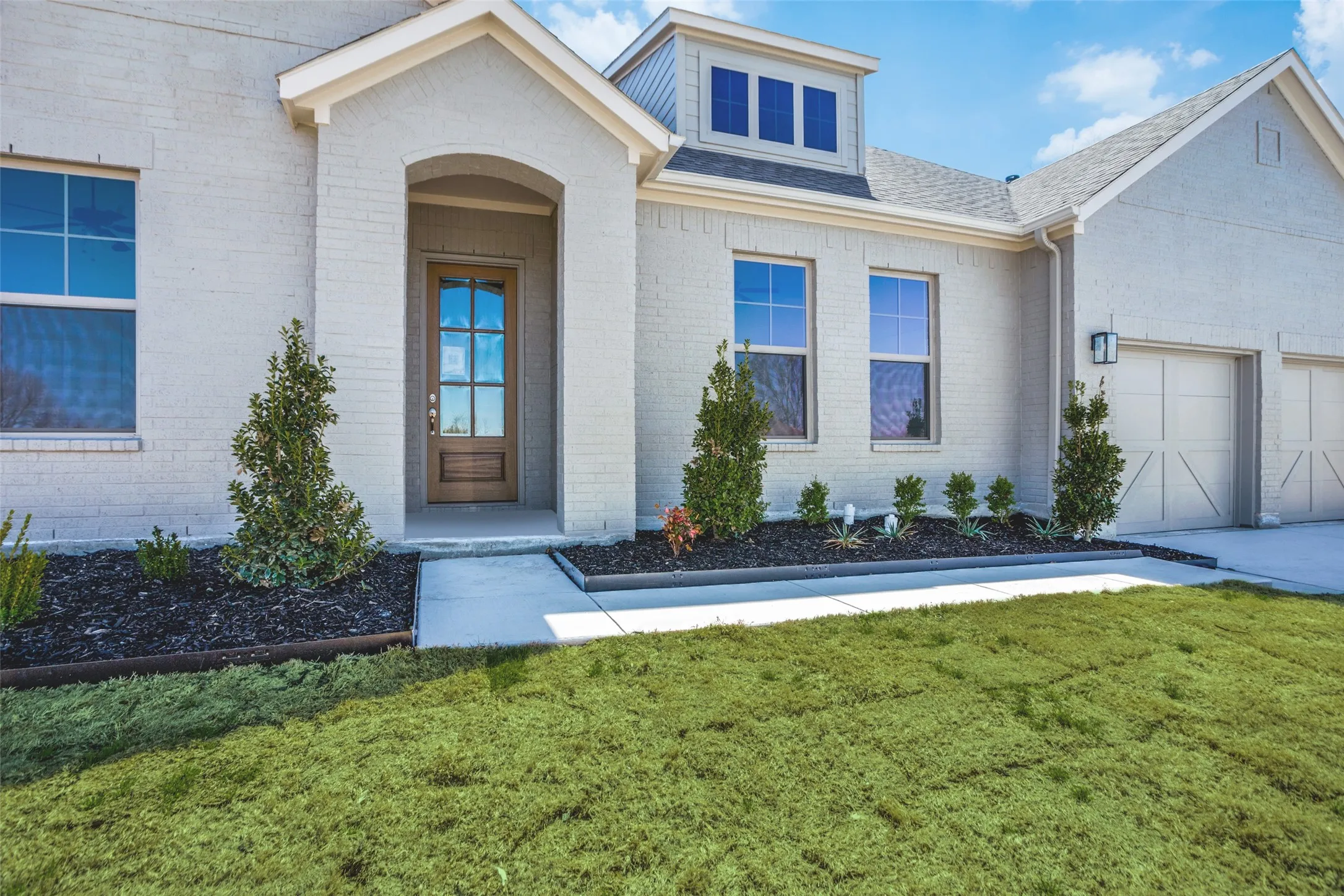 Single Family Residence For Sale in Tarrant County , 782 Sterling Drive, Benbrook, Texas 76126, 4 Bedroom, 3 Bathroom, 2 Garage spaces, 2,307 Sqft, built in 2024, mls#21265687, Real Estate Agent in Benbrook, Homes For Sale in Tarrant county, Homes For Sale in Benbrook, Realtor in Benbrook Texas, Real Estate Brokerage Independent Realty Texas, Luminita Cordes Realtor