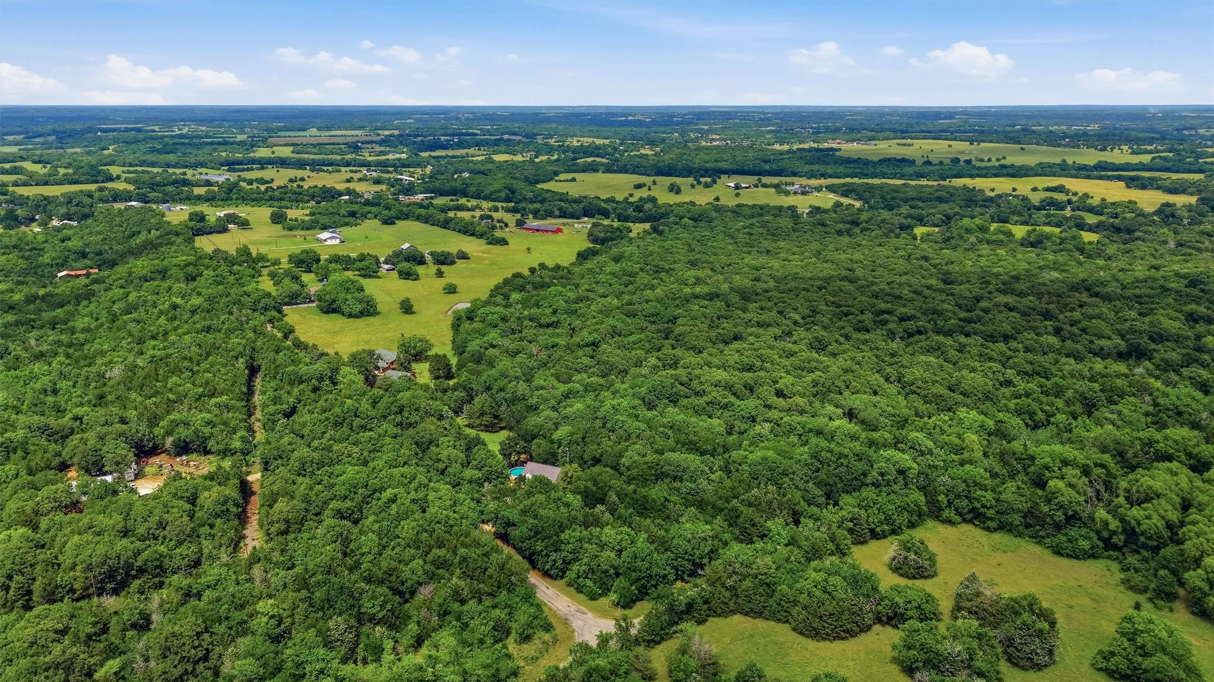 Single Family Residence For Sale in Grayson County , 570 Roy Ayres Road, Bells, Texas 75414, 4 Bedroom, 4 Bathroom, 2 Garage spaces, 3,251 Sqft, built in 1995, mls#21280112, Real Estate Agent in Bells, Homes For Sale in Grayson county, Homes For Sale in Bells, Realtor in Bells Texas, Real Estate Brokerage Independent Realty Texas, Luminita Cordes Realtor