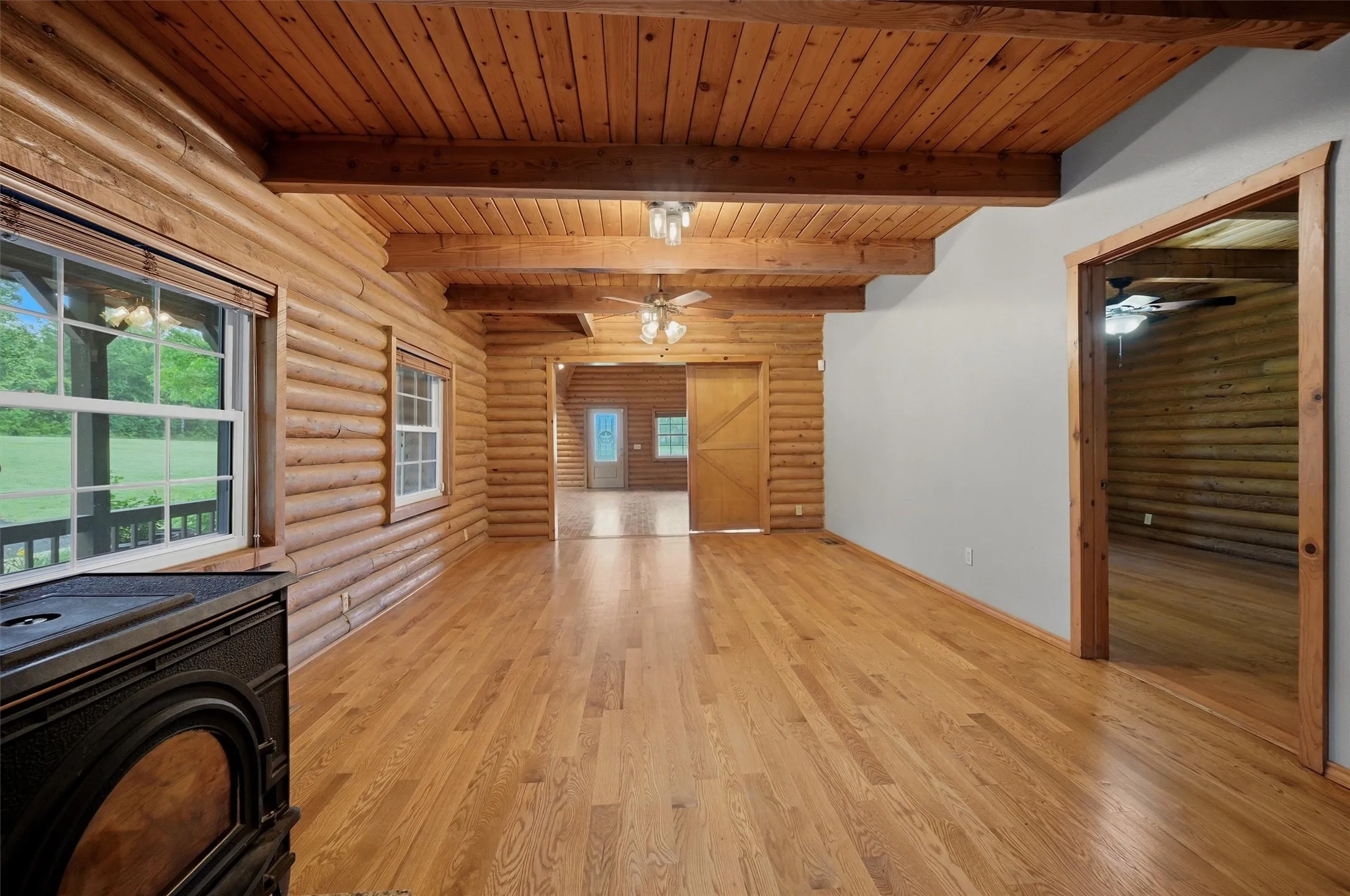Single Family Residence For Sale in Grayson County , 570 Roy Ayres Road, Bells, Texas 75414, 4 Bedroom, 4 Bathroom, 2 Garage spaces, 3,251 Sqft, built in 1995, mls#21280112, Real Estate Agent in Bells, Homes For Sale in Grayson county, Homes For Sale in Bells, Realtor in Bells Texas, Real Estate Brokerage Independent Realty Texas, Luminita Cordes Realtor