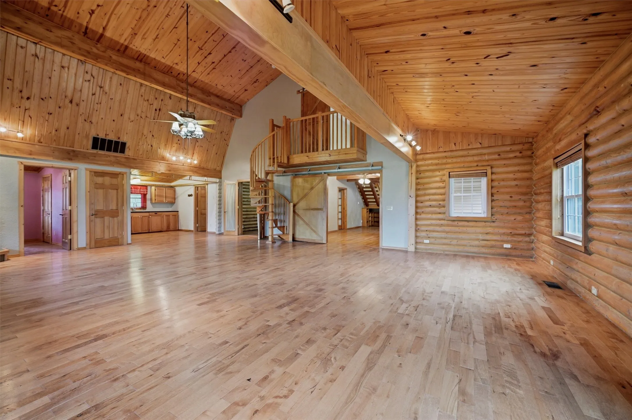 Single Family Residence For Sale in Grayson County , 570 Roy Ayres Road, Bells, Texas 75414, 4 Bedroom, 4 Bathroom, 2 Garage spaces, 3,251 Sqft, built in 1995, mls#21280112, Real Estate Agent in Bells, Homes For Sale in Grayson county, Homes For Sale in Bells, Realtor in Bells Texas, Real Estate Brokerage Independent Realty Texas, Luminita Cordes Realtor