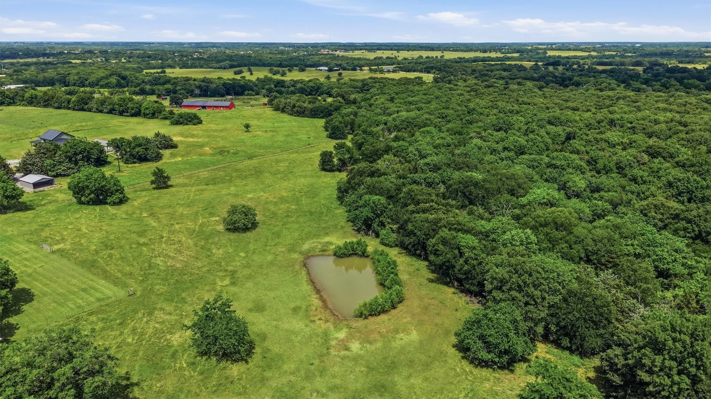 Single Family Residence For Sale in Grayson County , 570 Roy Ayres Road, Bells, Texas 75414, 4 Bedroom, 4 Bathroom, 2 Garage spaces, 3,251 Sqft, built in 1995, mls#21280112, Real Estate Agent in Bells, Homes For Sale in Grayson county, Homes For Sale in Bells, Realtor in Bells Texas, Real Estate Brokerage Independent Realty Texas, Luminita Cordes Realtor