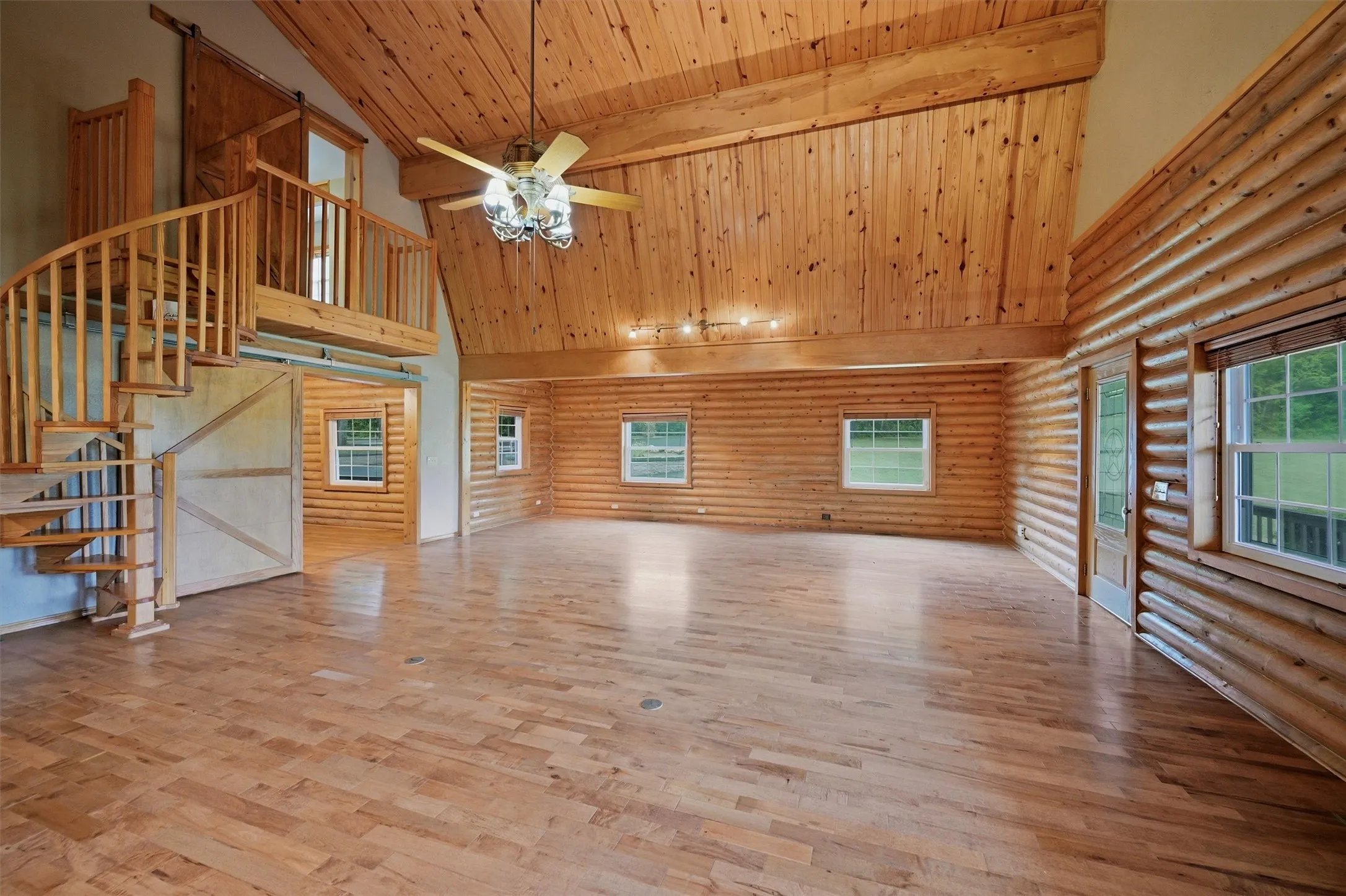 Single Family Residence For Sale in Grayson County , 570 Roy Ayres Road, Bells, Texas 75414, 4 Bedroom, 4 Bathroom, 2 Garage spaces, 3,251 Sqft, built in 1995, mls#21280112, Real Estate Agent in Bells, Homes For Sale in Grayson county, Homes For Sale in Bells, Realtor in Bells Texas, Real Estate Brokerage Independent Realty Texas, Luminita Cordes Realtor