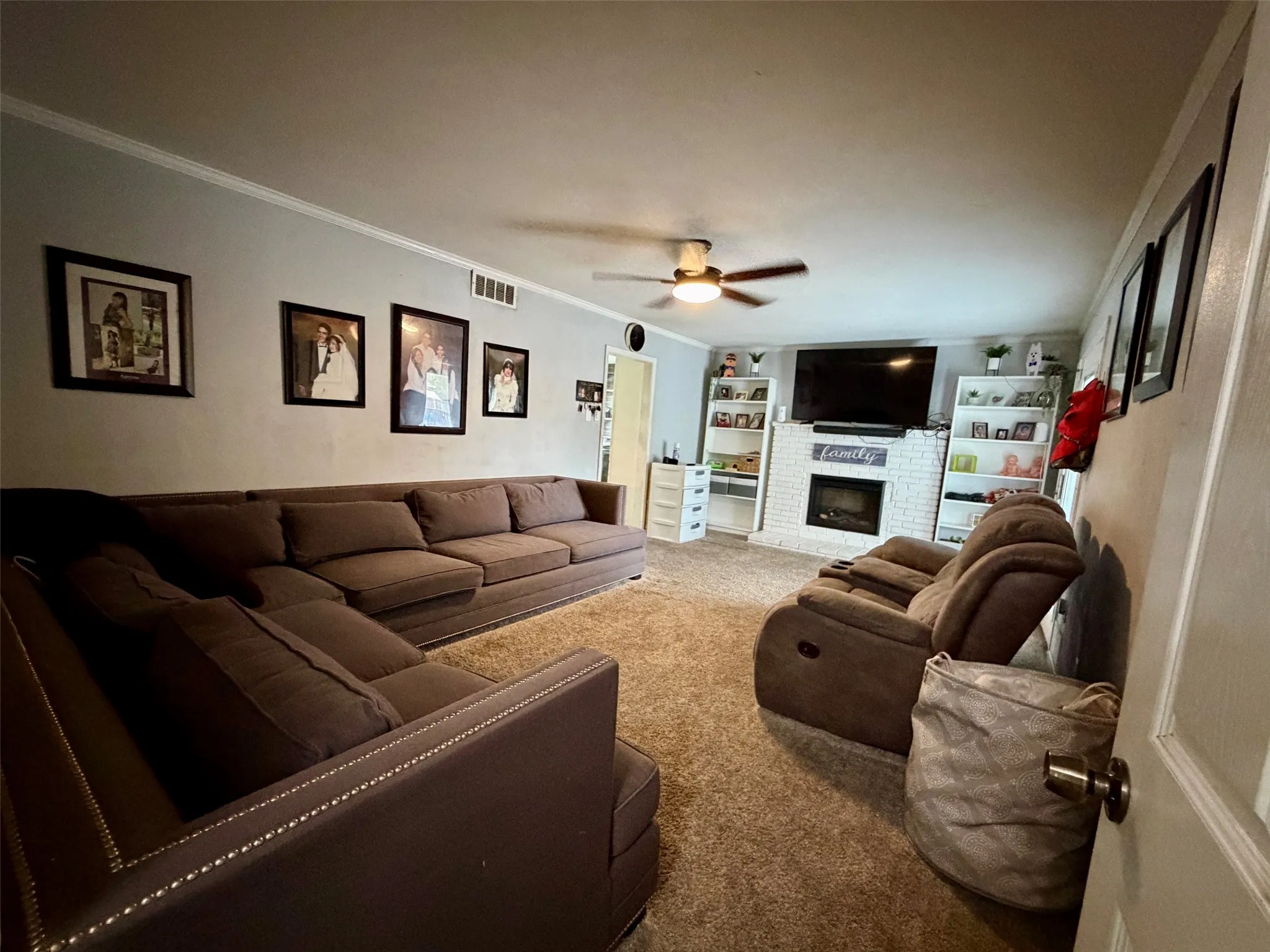 Single Family Residence For Sale in Dallas County , 610 Prescott Drive, Garland, Texas 75041, 3 Bedrooms, 2 Bathrooms, Garage spaces, 1,765 Sqft, built in 1958, Price $310,000, mls#21280155, Real Estate Agent in Garland, Homes For Sale in Dallas county, Homes For Sale in Garland, Realtor in Garland Texas, Real Estate Brokerage Independent Realty Texas, Luminita Cordes Realtor