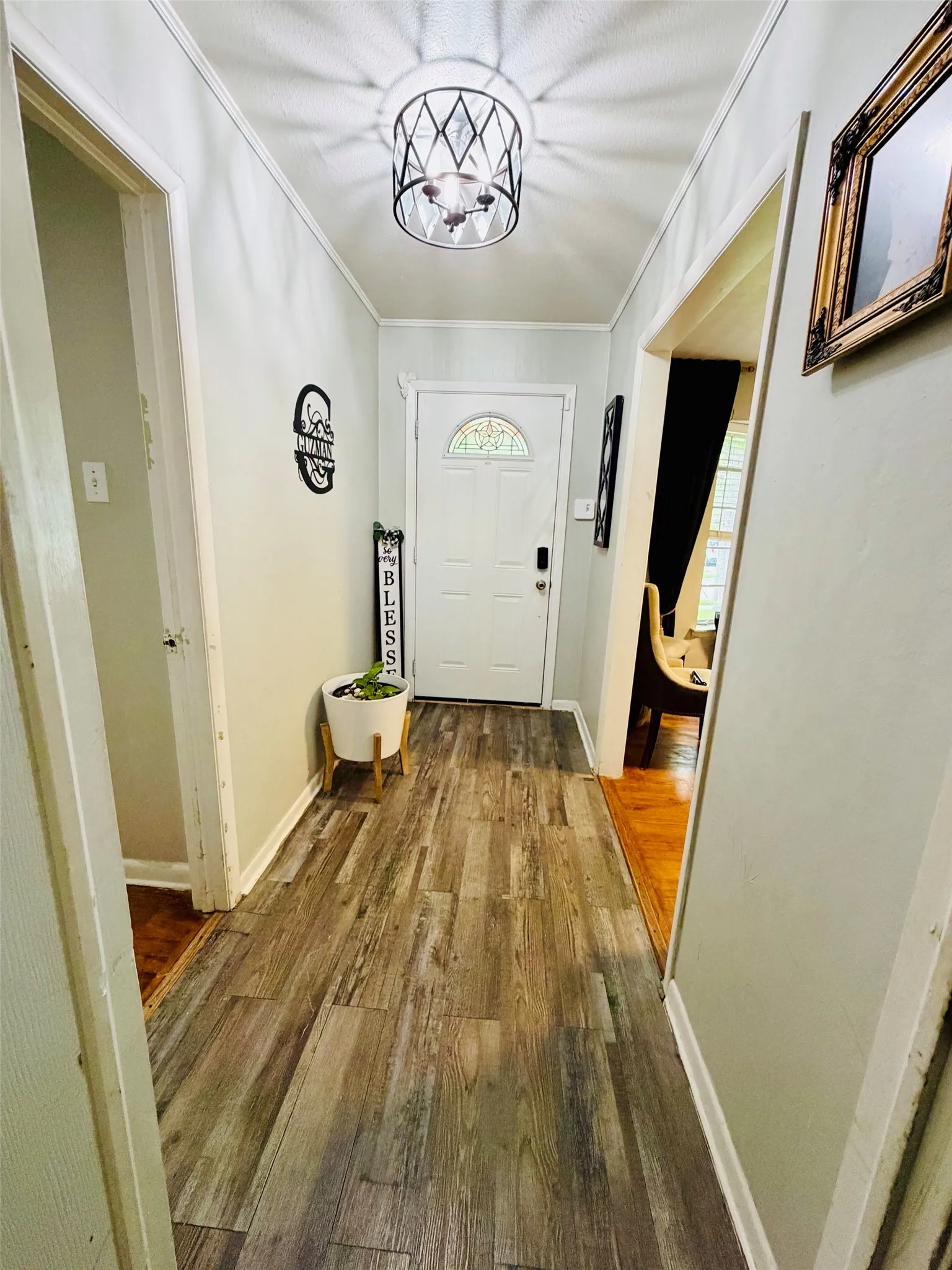 Single Family Residence For Sale in Dallas County , 610 Prescott Drive, Garland, Texas 75041, 3 Bedrooms, 2 Bathrooms, Garage spaces, 1,765 Sqft, built in 1958, Price $310,000, mls#21280155, Real Estate Agent in Garland, Homes For Sale in Dallas county, Homes For Sale in Garland, Realtor in Garland Texas, Real Estate Brokerage Independent Realty Texas, Luminita Cordes Realtor