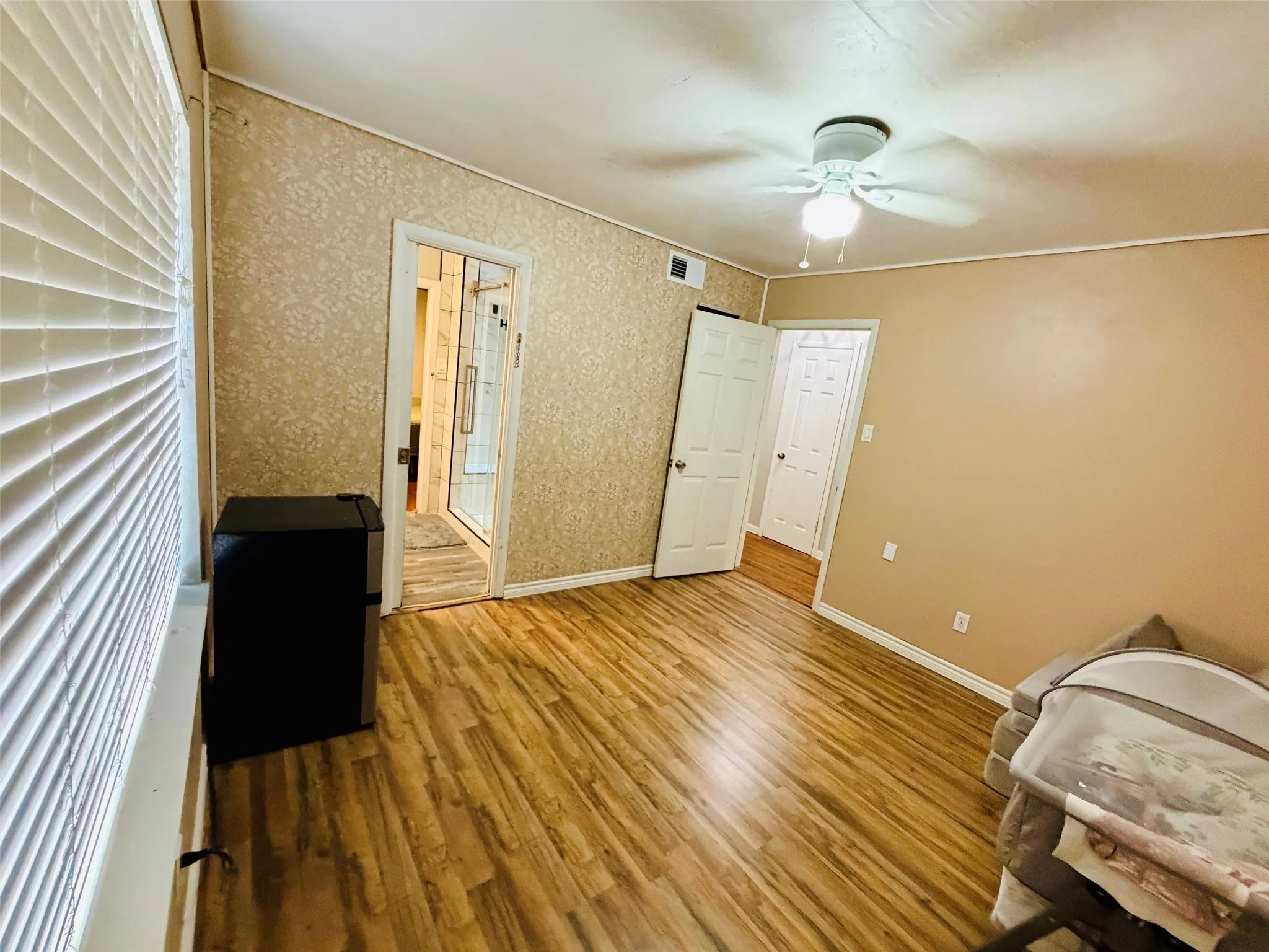 Single Family Residence For Sale in Dallas County , 610 Prescott Drive, Garland, Texas 75041, 3 Bedrooms, 2 Bathrooms, Garage spaces, 1,765 Sqft, built in 1958, Price $310,000, mls#21280155, Real Estate Agent in Garland, Homes For Sale in Dallas county, Homes For Sale in Garland, Realtor in Garland Texas, Real Estate Brokerage Independent Realty Texas, Luminita Cordes Realtor