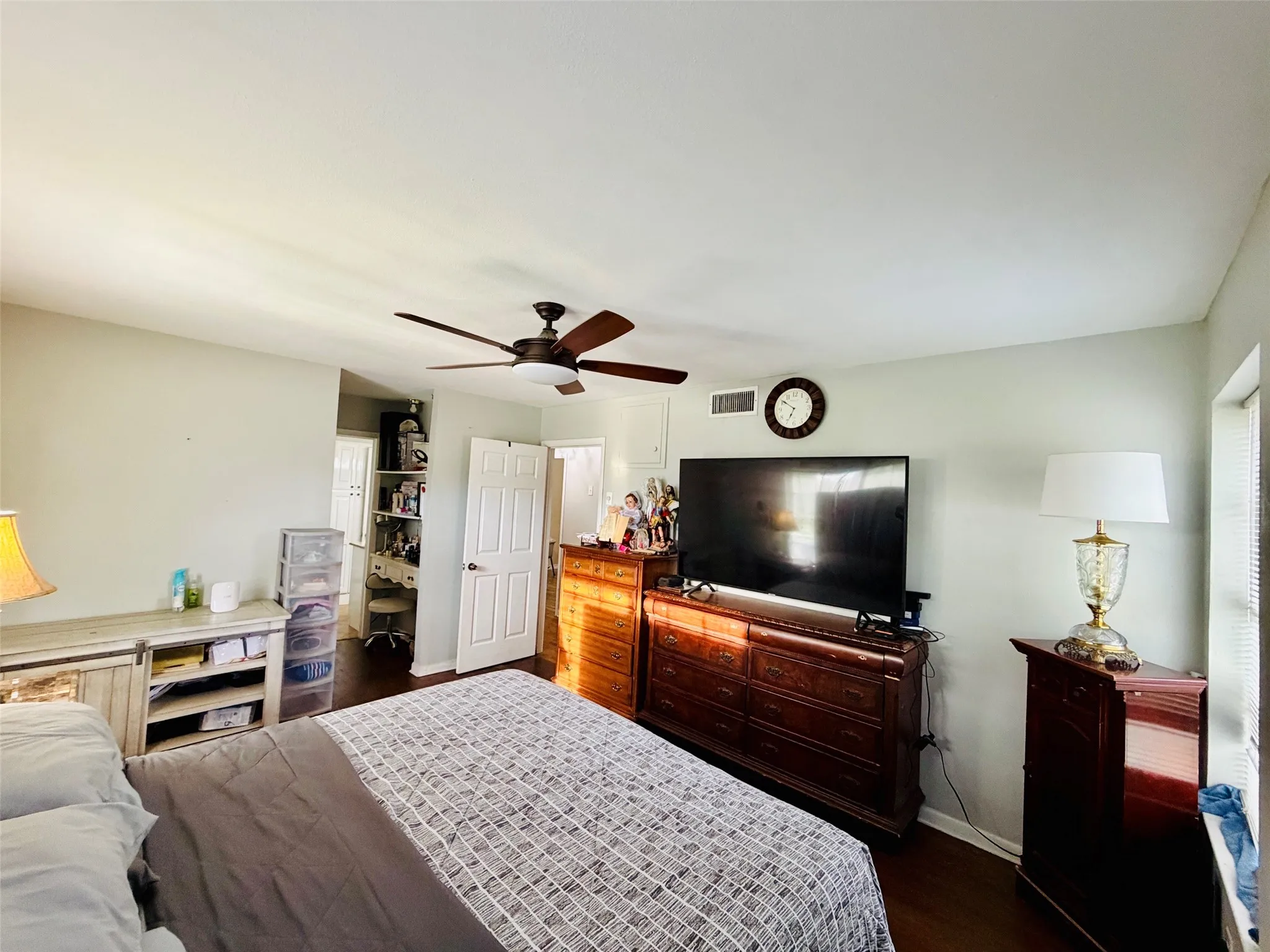 Single Family Residence For Sale in Dallas County , 610 Prescott Drive, Garland, Texas 75041, 3 Bedrooms, 2 Bathrooms, Garage spaces, 1,765 Sqft, built in 1958, Price $310,000, mls#21280155, Real Estate Agent in Garland, Homes For Sale in Dallas county, Homes For Sale in Garland, Realtor in Garland Texas, Real Estate Brokerage Independent Realty Texas, Luminita Cordes Realtor