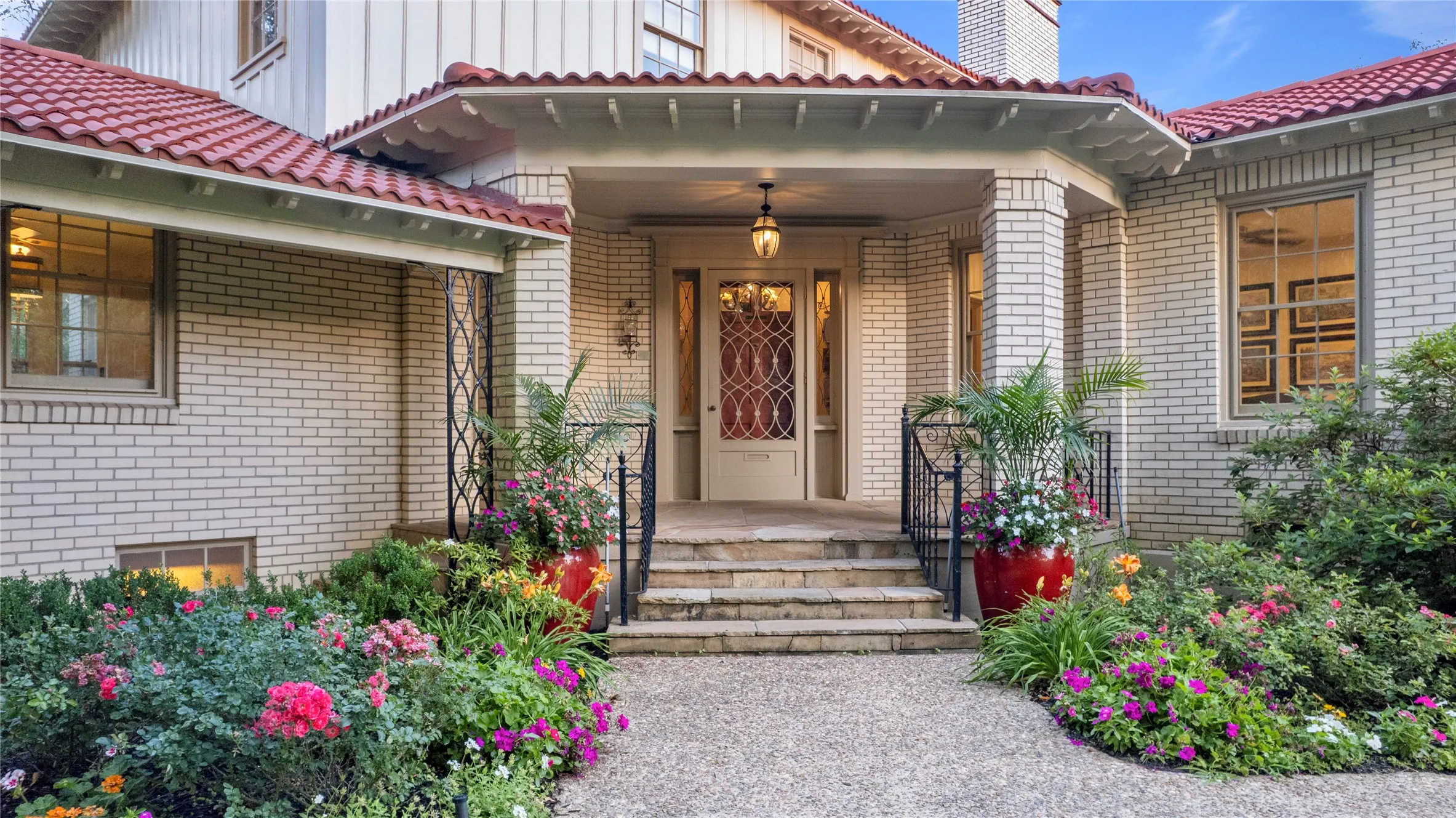 Single Family Residence For Sale in Wood County , 4735 Highway 37 S, Mineola, Texas 75773, 5 Bedroom, 6 Bathroom, 3 Garage spaces, 4,409 Sqft, built in 1941, mls#21280174, Real Estate Agent in Mineola, Homes For Sale in Wood county, Homes For Sale in Mineola, Realtor in Mineola Texas, Real Estate Brokerage Independent Realty Texas, Luminita Cordes Realtor
