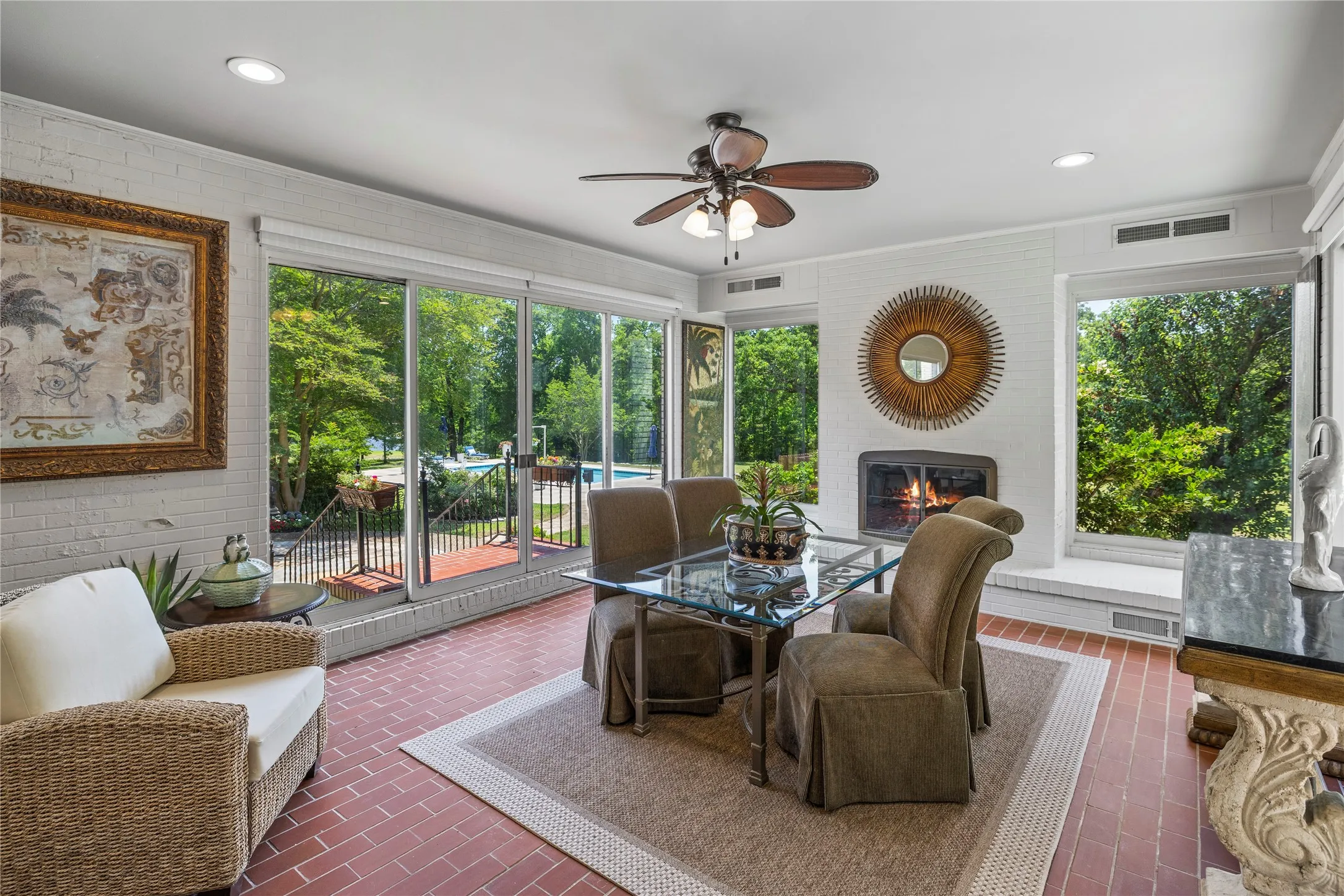Single Family Residence For Sale in Wood County , 4735 Highway 37 S, Mineola, Texas 75773, 5 Bedroom, 6 Bathroom, 3 Garage spaces, 4,409 Sqft, built in 1941, mls#21280174, Real Estate Agent in Mineola, Homes For Sale in Wood county, Homes For Sale in Mineola, Realtor in Mineola Texas, Real Estate Brokerage Independent Realty Texas, Luminita Cordes Realtor