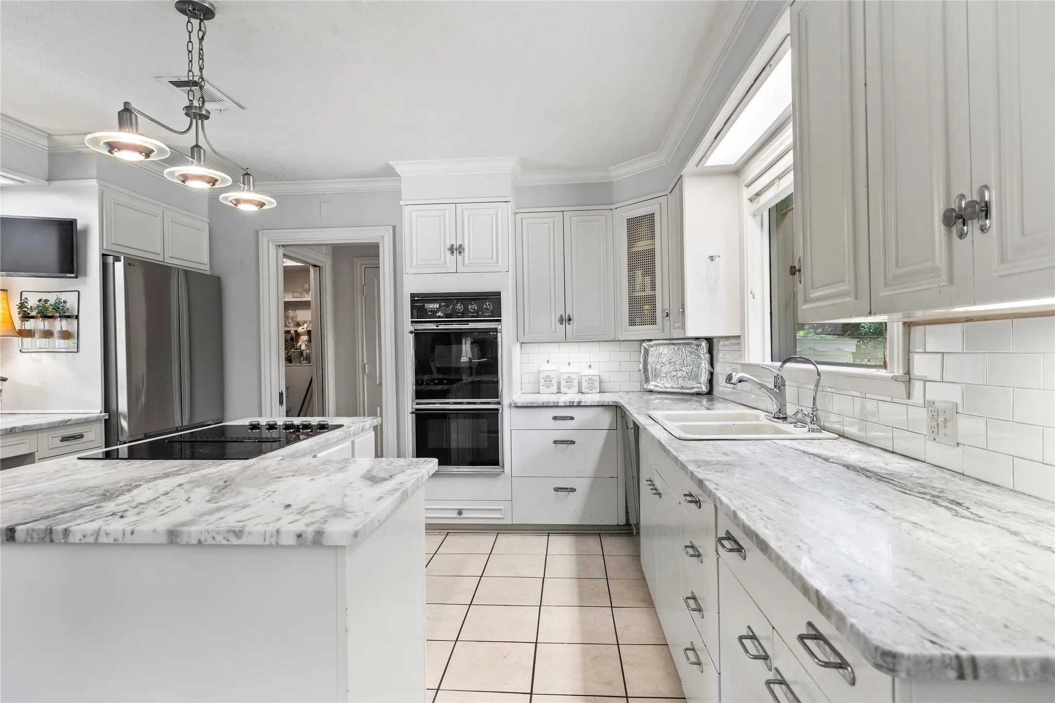Single Family Residence For Sale in Wood County , 4735 Highway 37 S, Mineola, Texas 75773, 5 Bedroom, 6 Bathroom, 3 Garage spaces, 4,409 Sqft, built in 1941, mls#21280174, Real Estate Agent in Mineola, Homes For Sale in Wood county, Homes For Sale in Mineola, Realtor in Mineola Texas, Real Estate Brokerage Independent Realty Texas, Luminita Cordes Realtor