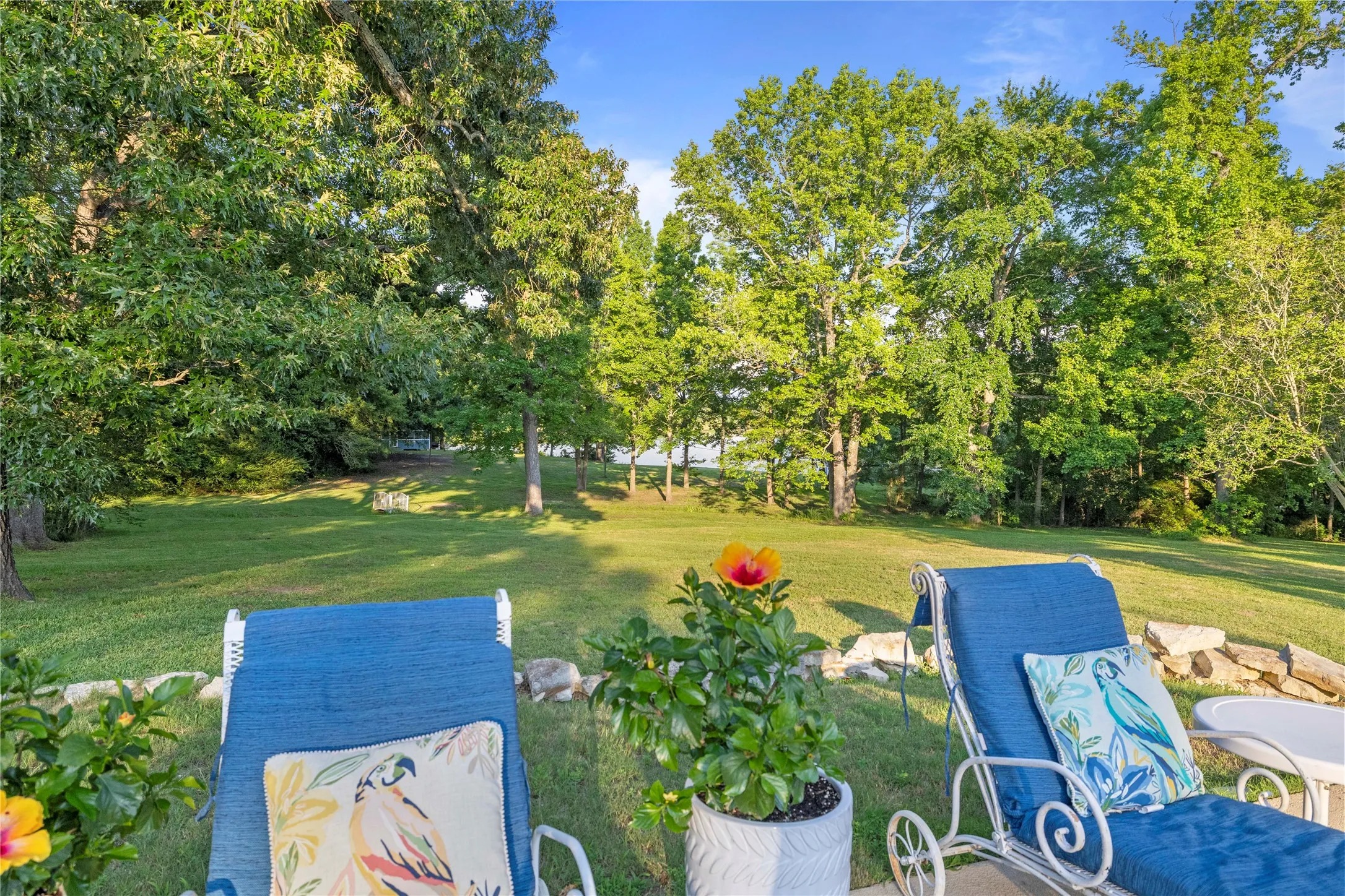 Single Family Residence For Sale in Wood County , 4735 Highway 37 S, Mineola, Texas 75773, 5 Bedroom, 6 Bathroom, 3 Garage spaces, 4,409 Sqft, built in 1941, mls#21280174, Real Estate Agent in Mineola, Homes For Sale in Wood county, Homes For Sale in Mineola, Realtor in Mineola Texas, Real Estate Brokerage Independent Realty Texas, Luminita Cordes Realtor