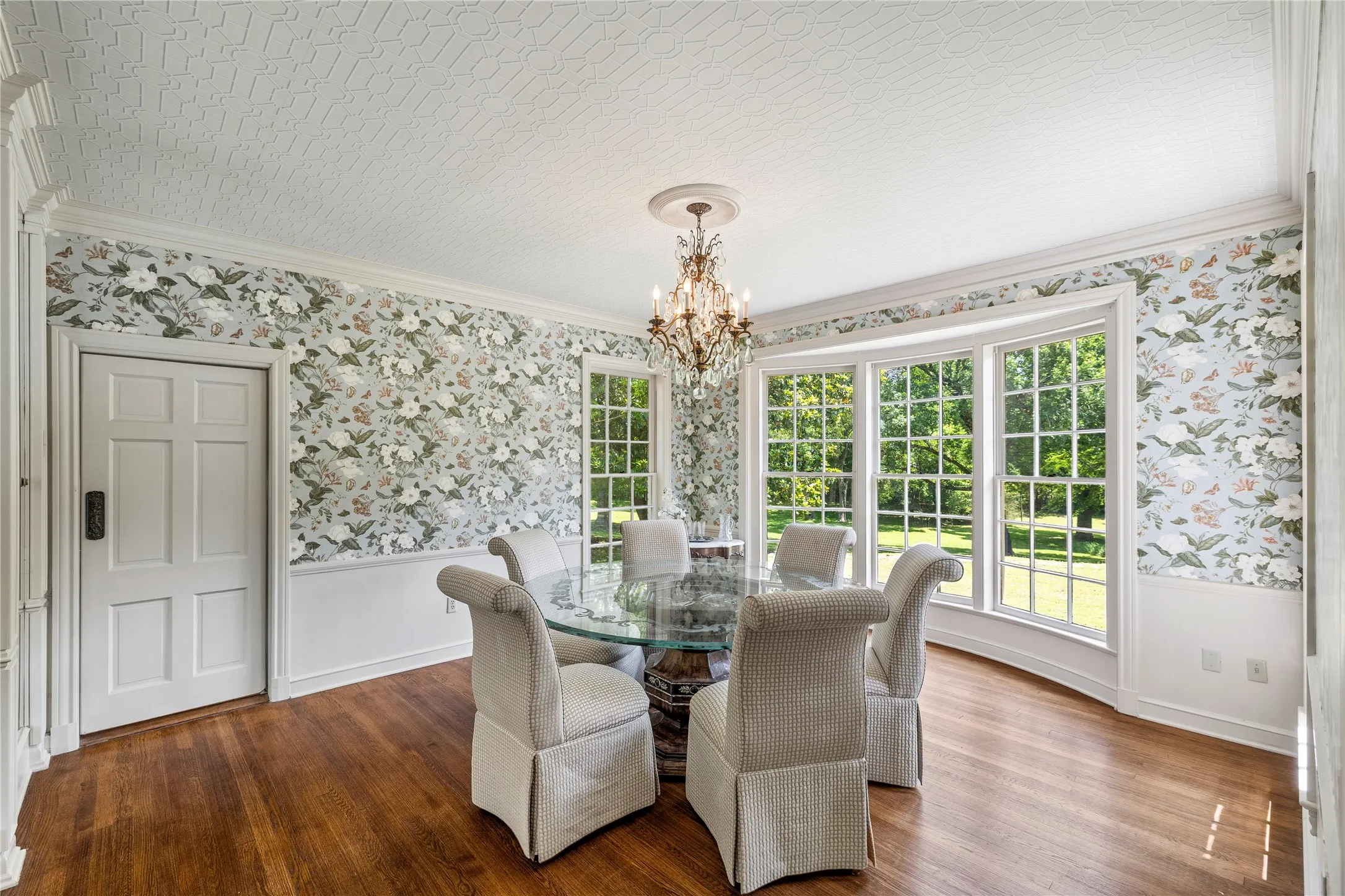 Single Family Residence For Sale in Wood County , 4735 Highway 37 S, Mineola, Texas 75773, 5 Bedroom, 6 Bathroom, 3 Garage spaces, 4,409 Sqft, built in 1941, mls#21280174, Real Estate Agent in Mineola, Homes For Sale in Wood county, Homes For Sale in Mineola, Realtor in Mineola Texas, Real Estate Brokerage Independent Realty Texas, Luminita Cordes Realtor