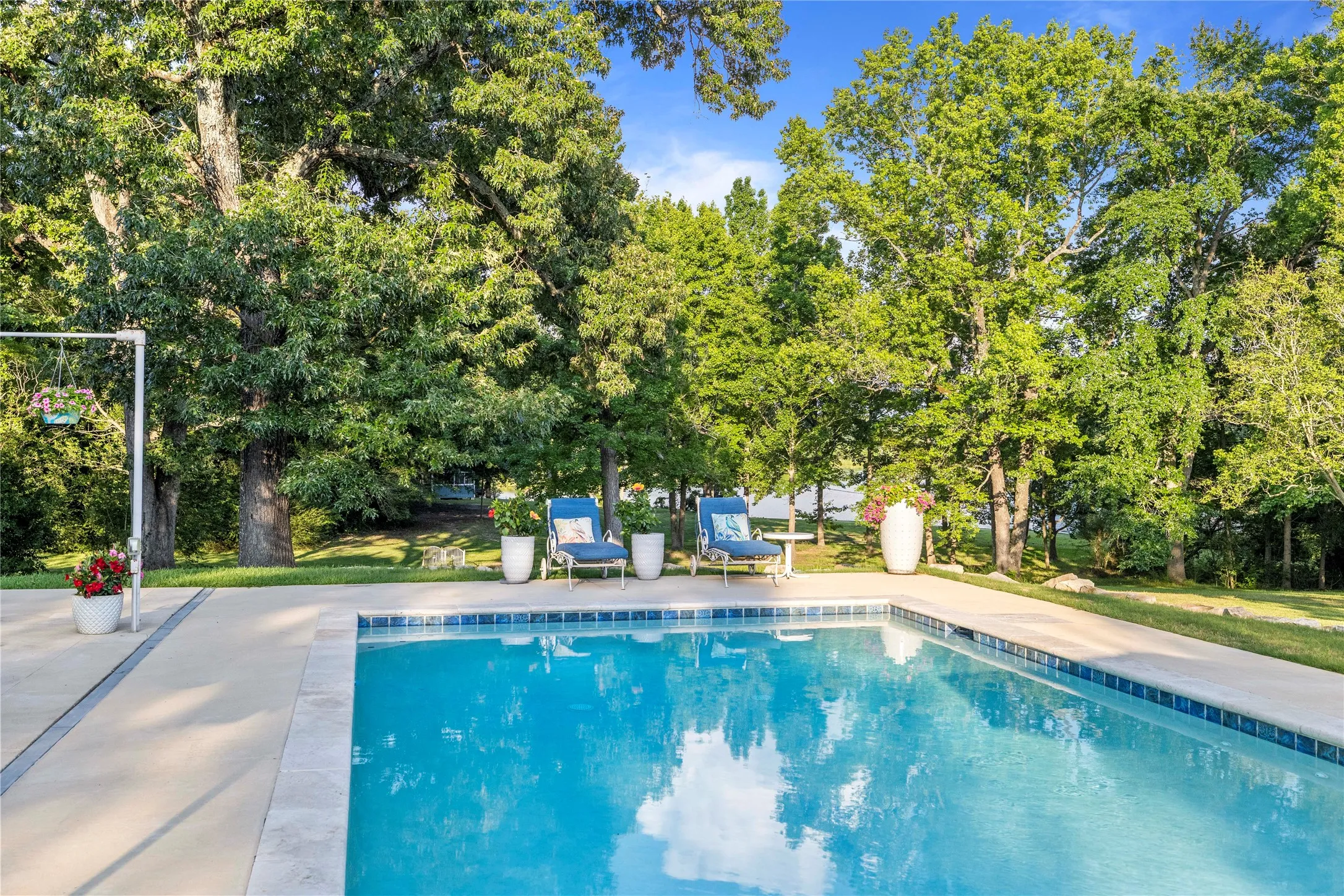 Single Family Residence For Sale in Wood County , 4735 Highway 37 S, Mineola, Texas 75773, 5 Bedroom, 6 Bathroom, 3 Garage spaces, 4,409 Sqft, built in 1941, mls#21280174, Real Estate Agent in Mineola, Homes For Sale in Wood county, Homes For Sale in Mineola, Realtor in Mineola Texas, Real Estate Brokerage Independent Realty Texas, Luminita Cordes Realtor