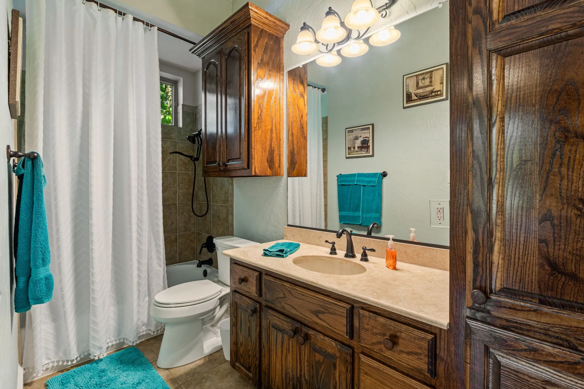 Single Family Residence For Sale in Rockwall County , 4745 Secret Cove, Rockwall, Texas 75032, 4 Bedroom, 5 Bathroom, 3 Garage spaces, 4,360 Sqft, built in 2006, mls#21271277, Real Estate Agent in Rockwall, Homes For Sale in Rockwall county, Homes For Sale in Rockwall, Realtor in Rockwall Texas, Real Estate Brokerage Independent Realty Texas, Luminita Cordes Realtor