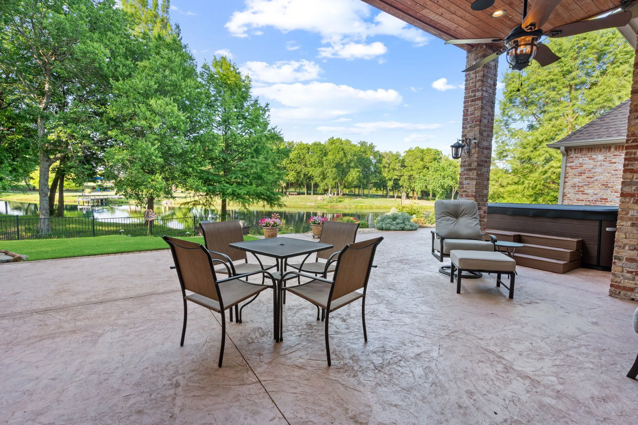 Single Family Residence For Sale in Rockwall County , 4745 Secret Cove, Rockwall, Texas 75032, 4 Bedroom, 5 Bathroom, 3 Garage spaces, 4,360 Sqft, built in 2006, mls#21271277, Real Estate Agent in Rockwall, Homes For Sale in Rockwall county, Homes For Sale in Rockwall, Realtor in Rockwall Texas, Real Estate Brokerage Independent Realty Texas, Luminita Cordes Realtor