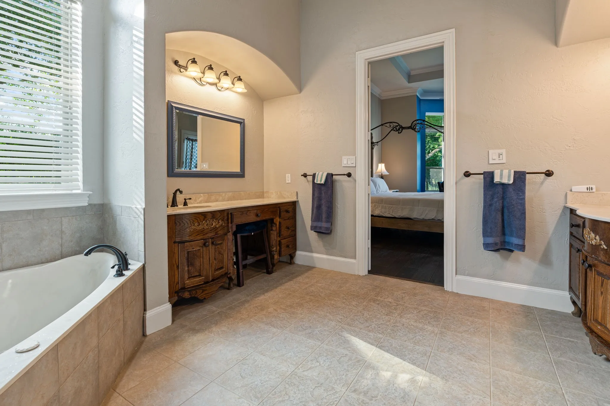 Single Family Residence For Sale in Rockwall County , 4745 Secret Cove, Rockwall, Texas 75032, 4 Bedroom, 5 Bathroom, 3 Garage spaces, 4,360 Sqft, built in 2006, mls#21271277, Real Estate Agent in Rockwall, Homes For Sale in Rockwall county, Homes For Sale in Rockwall, Realtor in Rockwall Texas, Real Estate Brokerage Independent Realty Texas, Luminita Cordes Realtor
