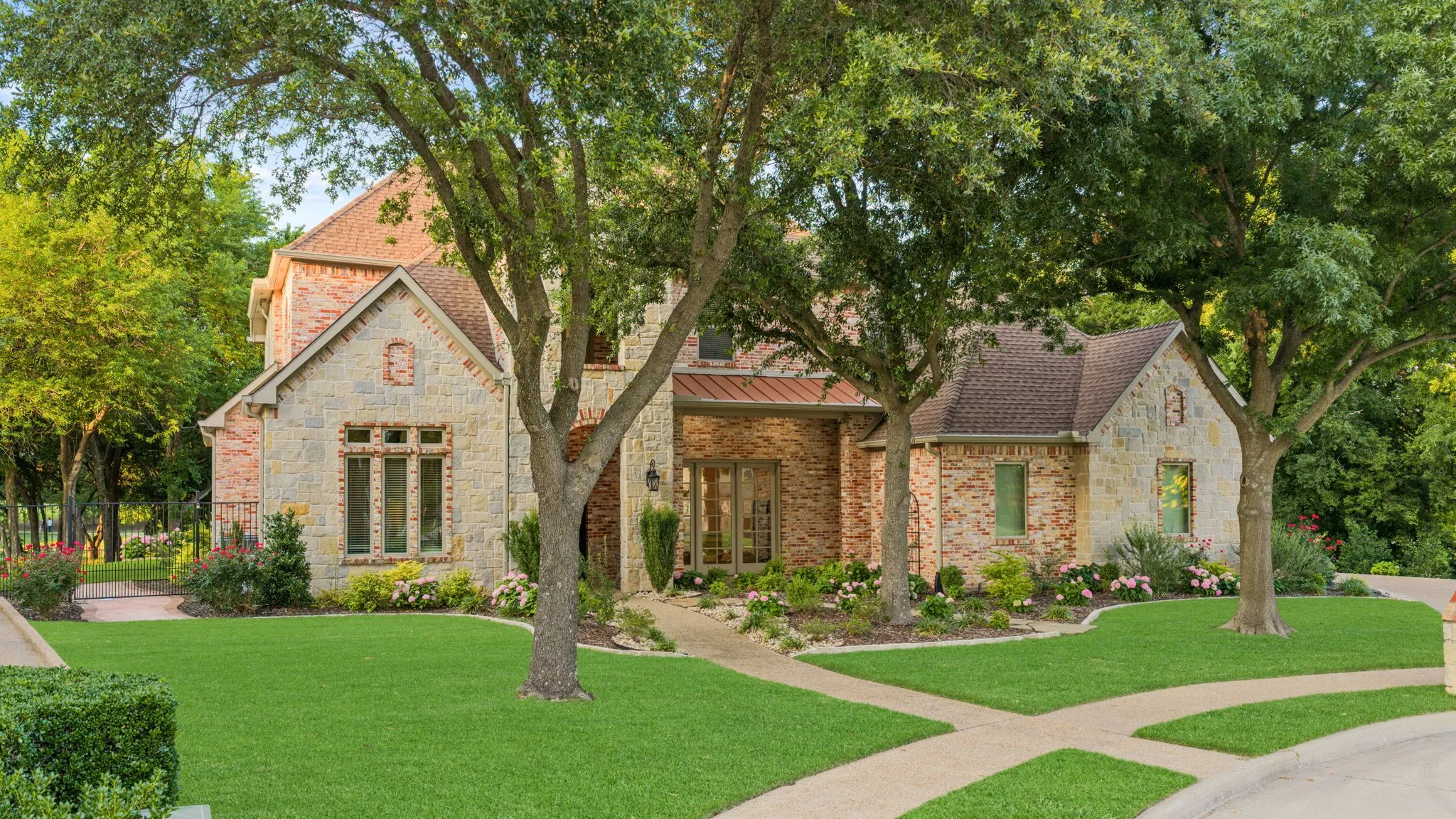 Single Family Residence For Sale in Rockwall County , 4745 Secret Cove, Rockwall, Texas 75032, 4 Bedroom, 5 Bathroom, 3 Garage spaces, 4,360 Sqft, built in 2006, mls#21271277, Real Estate Agent in Rockwall, Homes For Sale in Rockwall county, Homes For Sale in Rockwall, Realtor in Rockwall Texas, Real Estate Brokerage Independent Realty Texas, Luminita Cordes Realtor