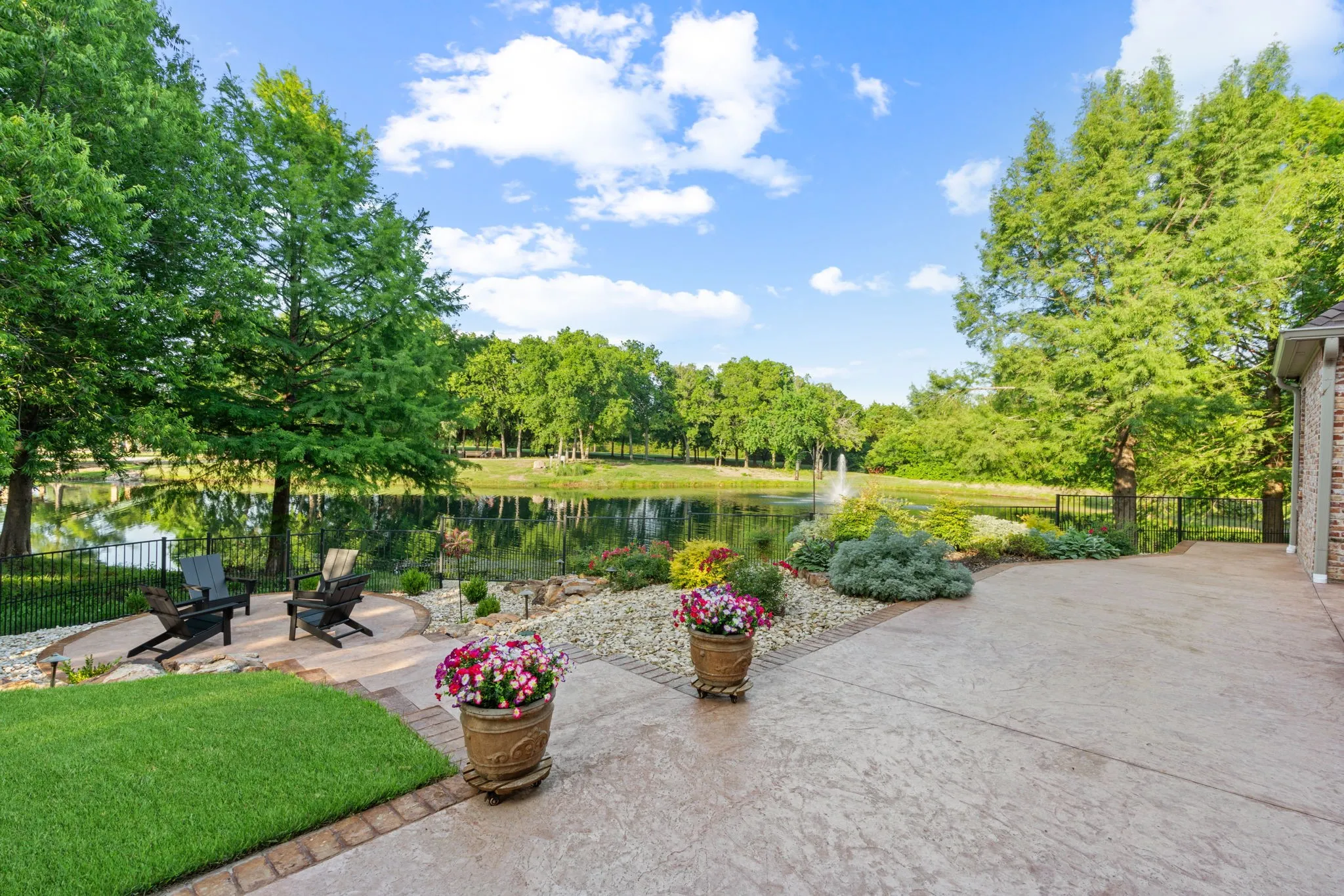 Single Family Residence For Sale in Rockwall County , 4745 Secret Cove, Rockwall, Texas 75032, 4 Bedroom, 5 Bathroom, 3 Garage spaces, 4,360 Sqft, built in 2006, mls#21271277, Real Estate Agent in Rockwall, Homes For Sale in Rockwall county, Homes For Sale in Rockwall, Realtor in Rockwall Texas, Real Estate Brokerage Independent Realty Texas, Luminita Cordes Realtor