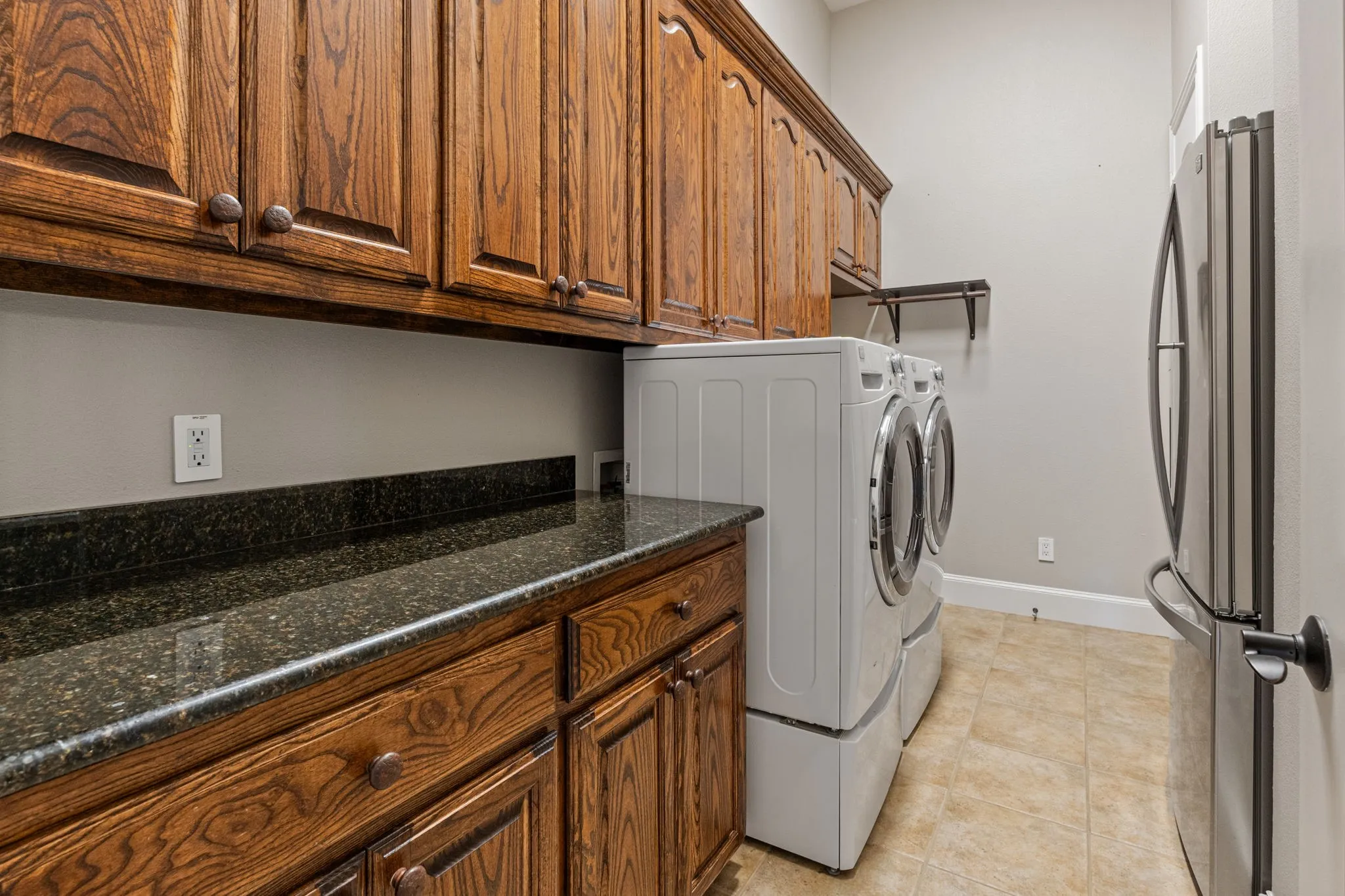 Single Family Residence For Sale in Rockwall County , 4745 Secret Cove, Rockwall, Texas 75032, 4 Bedroom, 5 Bathroom, 3 Garage spaces, 4,360 Sqft, built in 2006, mls#21271277, Real Estate Agent in Rockwall, Homes For Sale in Rockwall county, Homes For Sale in Rockwall, Realtor in Rockwall Texas, Real Estate Brokerage Independent Realty Texas, Luminita Cordes Realtor