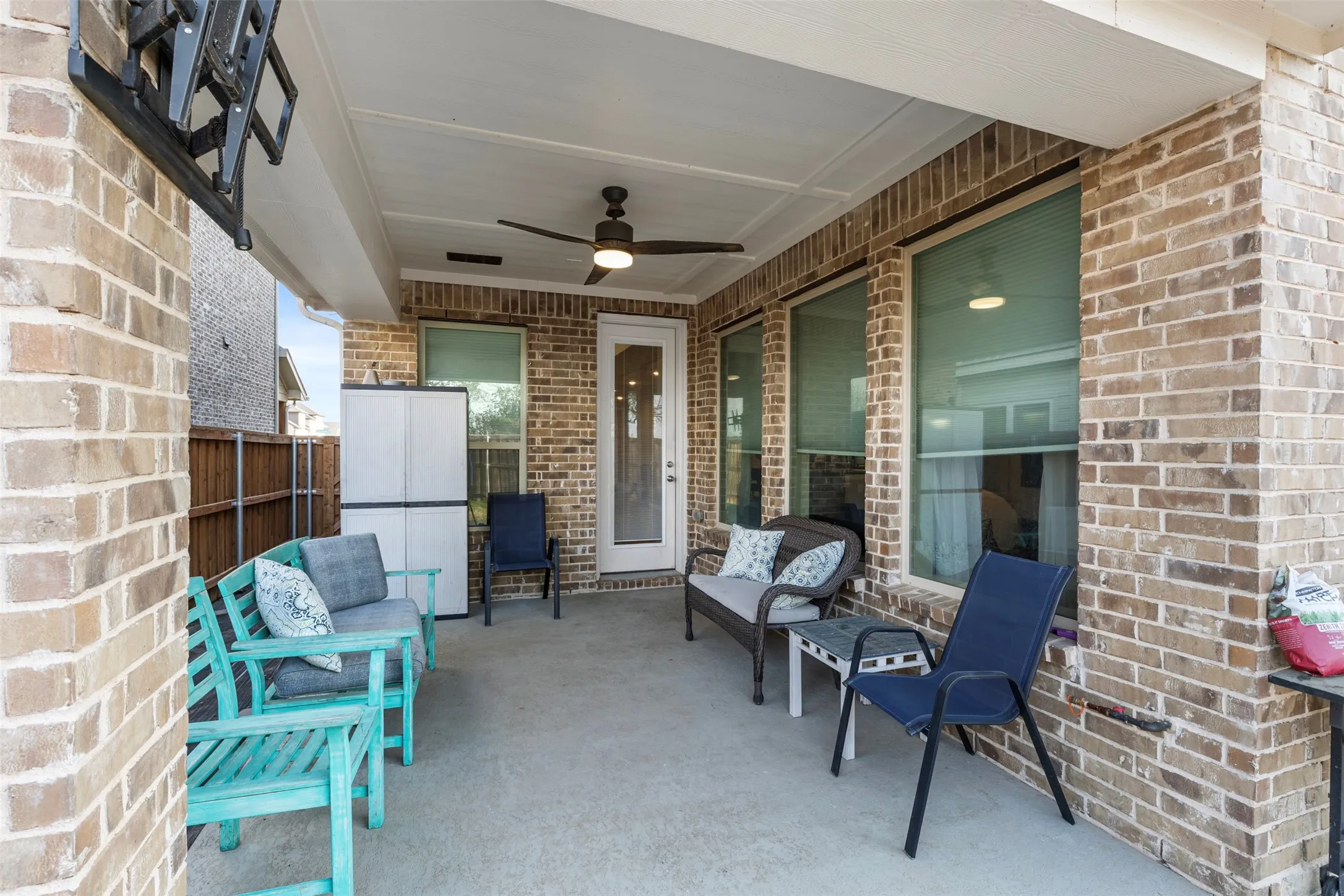 Single Family Residence For Rent in Denton County , 324 Moonvine Drive, Little Elm, Texas 75068, 4 Bedrooms, 3 Bathrooms, 2 Garage spaces, 2,914 Sqft, built in 2020, Price $3,000, mls#21280196, Real Estate Agent in Little Elm, Homes For Rent in Denton county, Homes For Rent in Little Elm, Realtor in Little Elm Texas, Real Estate Brokerage Independent Realty Texas, Luminita Cordes Realtor