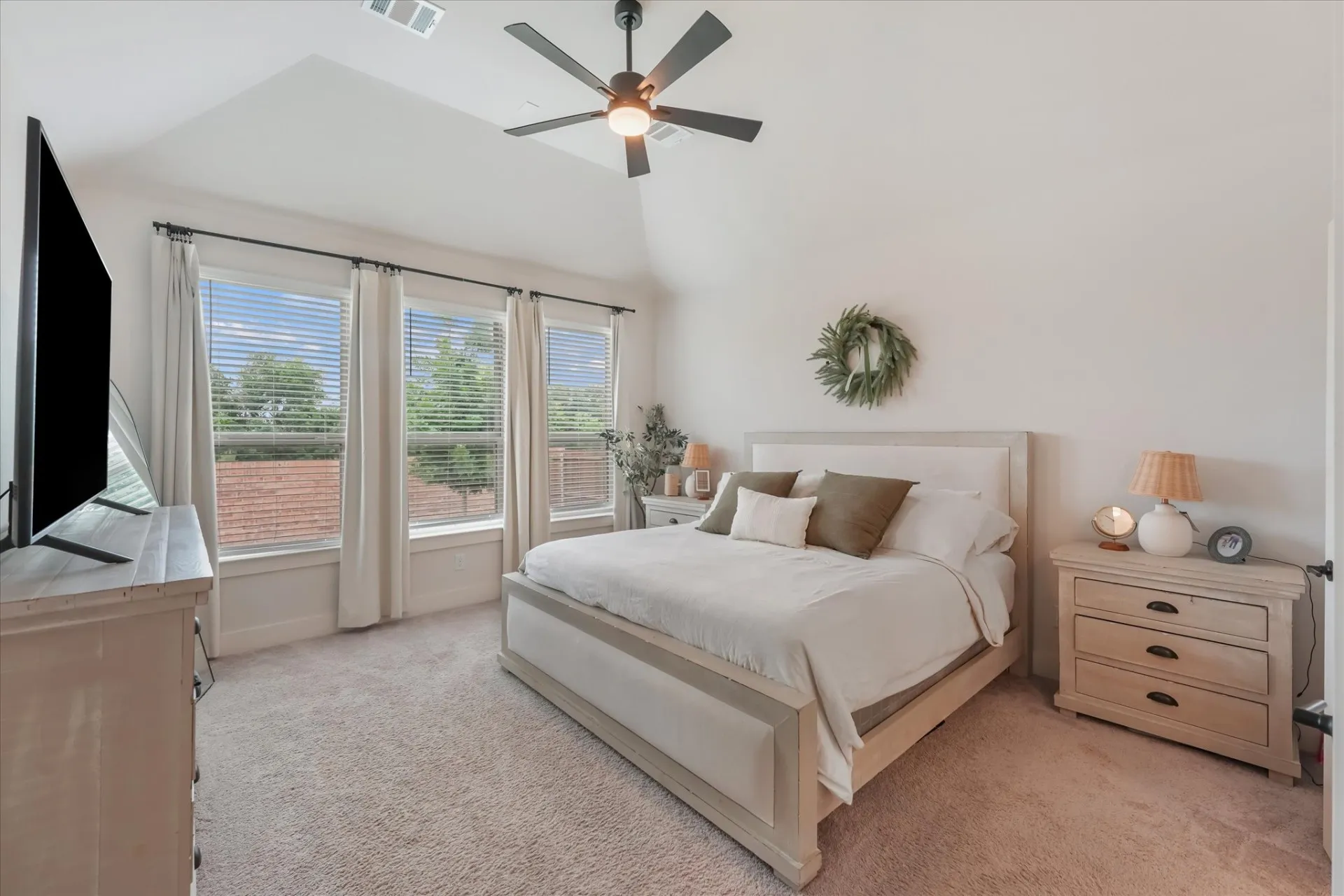 Single Family Residence For Sale in Collin County , 3241 Cross Shore Drive, Anna, Texas 75409, 4 Bedroom, 3 Bathroom, 2 Garage spaces, 2,624 Sqft, built in 2024, mls#21280069, Real Estate Agent in Anna, Homes For Sale in Collin county, Homes For Sale in Anna, Realtor in Anna Texas, Real Estate Brokerage Independent Realty Texas, Luminita Cordes Realtor