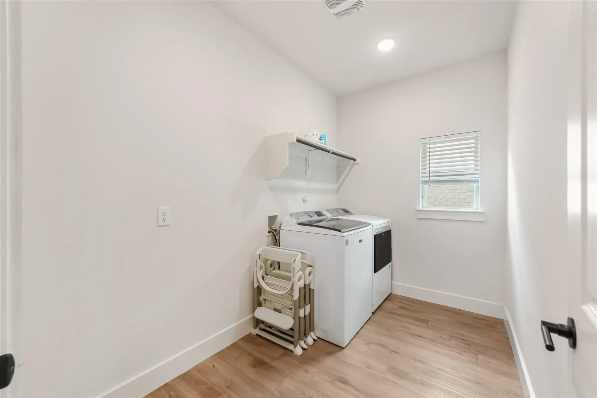 Single Family Residence For Sale in Collin County , 3241 Cross Shore Drive, Anna, Texas 75409, 4 Bedroom, 3 Bathroom, 2 Garage spaces, 2,624 Sqft, built in 2024, mls#21280069, Real Estate Agent in Anna, Homes For Sale in Collin county, Homes For Sale in Anna, Realtor in Anna Texas, Real Estate Brokerage Independent Realty Texas, Luminita Cordes Realtor