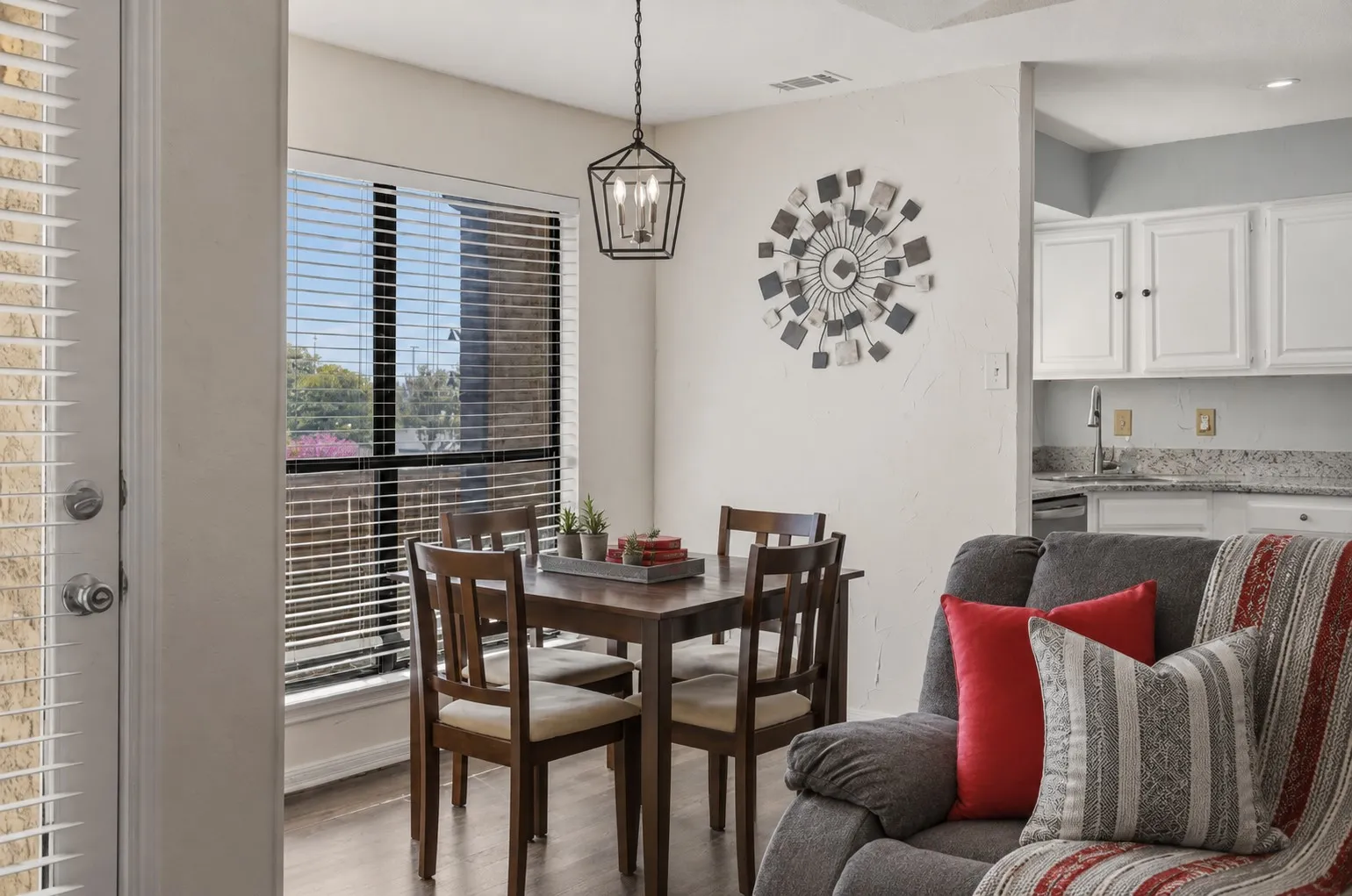 Condominium For Sale in Tarrant County , 1900 Cloisters Drive 322, Arlington, Texas 76011, 2 Bedroom, 1 Bathroom, Garage spaces, 963 Sqft, built in 1981, mls#21280210, Real Estate Agent in Arlington, Homes For Sale in Tarrant county, Homes For Sale in Arlington, Realtor in Arlington Texas, Real Estate Brokerage Independent Realty Texas, Luminita Cordes Realtor