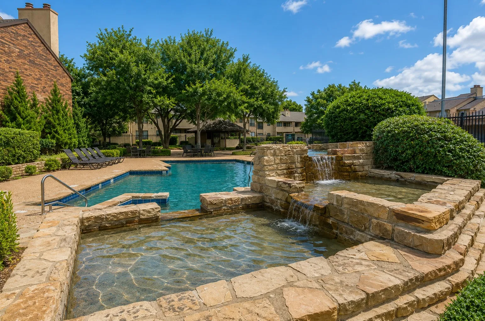 Condominium For Sale in Tarrant County , 1900 Cloisters Drive 322, Arlington, Texas 76011, 2 Bedroom, 1 Bathroom, Garage spaces, 963 Sqft, built in 1981, mls#21280210, Real Estate Agent in Arlington, Homes For Sale in Tarrant county, Homes For Sale in Arlington, Realtor in Arlington Texas, Real Estate Brokerage Independent Realty Texas, Luminita Cordes Realtor