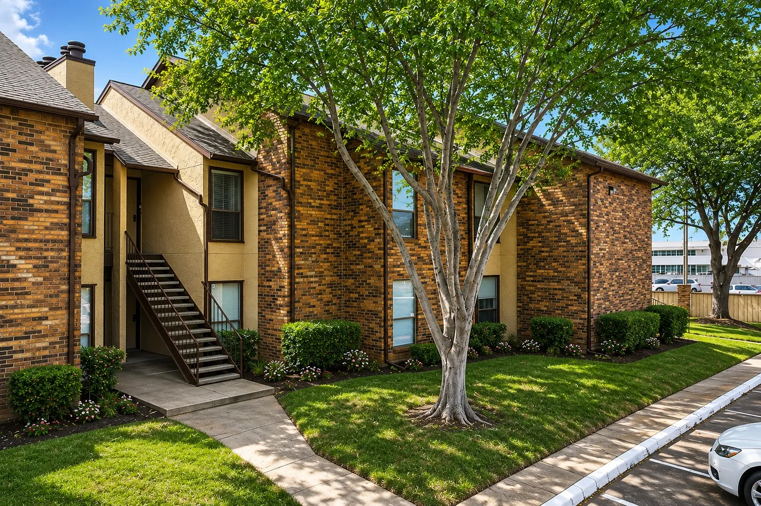 Condominium For Sale in Tarrant County , 1900 Cloisters Drive 322, Arlington, Texas 76011, 2 Bedroom, 1 Bathroom, Garage spaces, 963 Sqft, built in 1981, mls#21280210, Real Estate Agent in Arlington, Homes For Sale in Tarrant county, Homes For Sale in Arlington, Realtor in Arlington Texas, Real Estate Brokerage Independent Realty Texas, Luminita Cordes Realtor