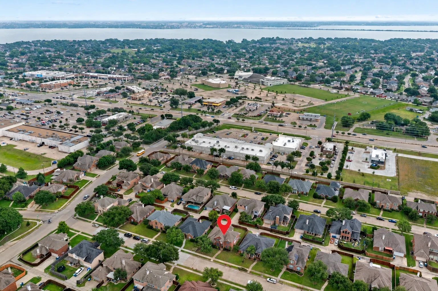 Single Family Residence For Sale in Dallas County , 8114 Salzburg Drive, Rowlett, Texas 75089, 4 Bedroom, 3 Bathroom, 2 Garage spaces, 2,992 Sqft, built in 2000, mls#21280082, Real Estate Agent in Rowlett, Homes For Sale in Dallas county, Homes For Sale in Rowlett, Realtor in Rowlett Texas, Real Estate Brokerage Independent Realty Texas, Luminita Cordes Realtor