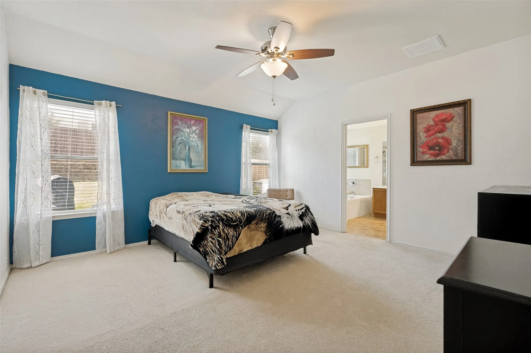 Single Family Residence For Sale in Denton County , 8616 Chisholm Trail, Cross Roads, Texas 76227, 3 Bedroom, 2 Bathroom, 2 Garage spaces, 1,896 Sqft, built in 2005, mls#21280239, Real Estate Agent in Cross Roads, Homes For Sale in Denton county, Homes For Sale in Cross Roads, Realtor in Cross Roads Texas, Real Estate Brokerage Independent Realty Texas, Luminita Cordes Realtor