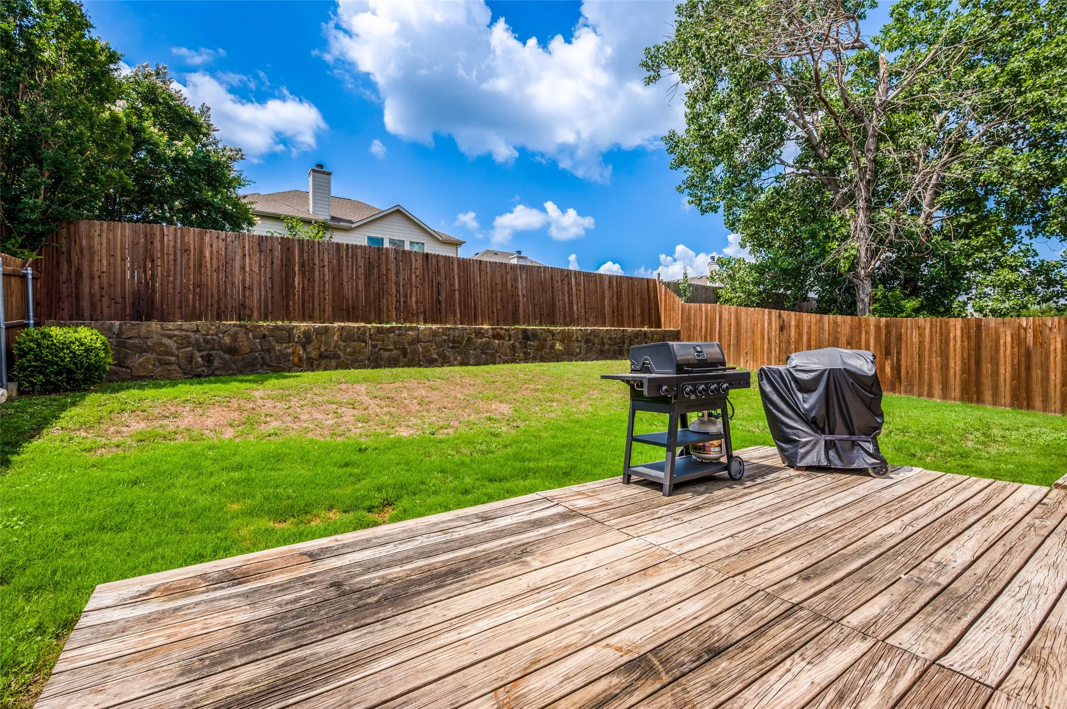 Single Family Residence For Sale in Denton County , 8616 Chisholm Trail, Cross Roads, Texas 76227, 3 Bedroom, 2 Bathroom, 2 Garage spaces, 1,896 Sqft, built in 2005, mls#21280239, Real Estate Agent in Cross Roads, Homes For Sale in Denton county, Homes For Sale in Cross Roads, Realtor in Cross Roads Texas, Real Estate Brokerage Independent Realty Texas, Luminita Cordes Realtor