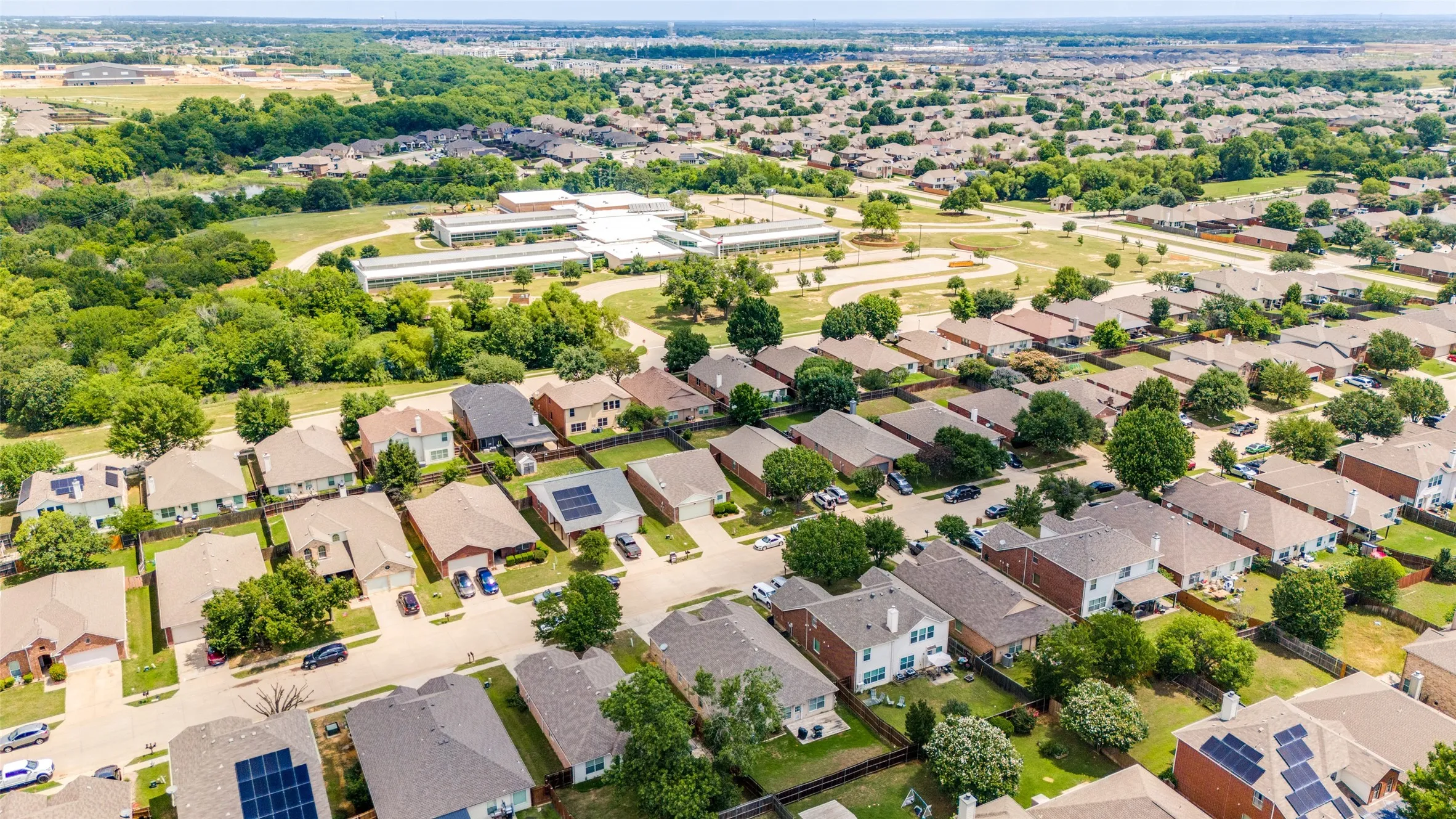 Single Family Residence For Sale in Denton County , 8616 Chisholm Trail, Cross Roads, Texas 76227, 3 Bedroom, 2 Bathroom, 2 Garage spaces, 1,896 Sqft, built in 2005, mls#21280239, Real Estate Agent in Cross Roads, Homes For Sale in Denton county, Homes For Sale in Cross Roads, Realtor in Cross Roads Texas, Real Estate Brokerage Independent Realty Texas, Luminita Cordes Realtor