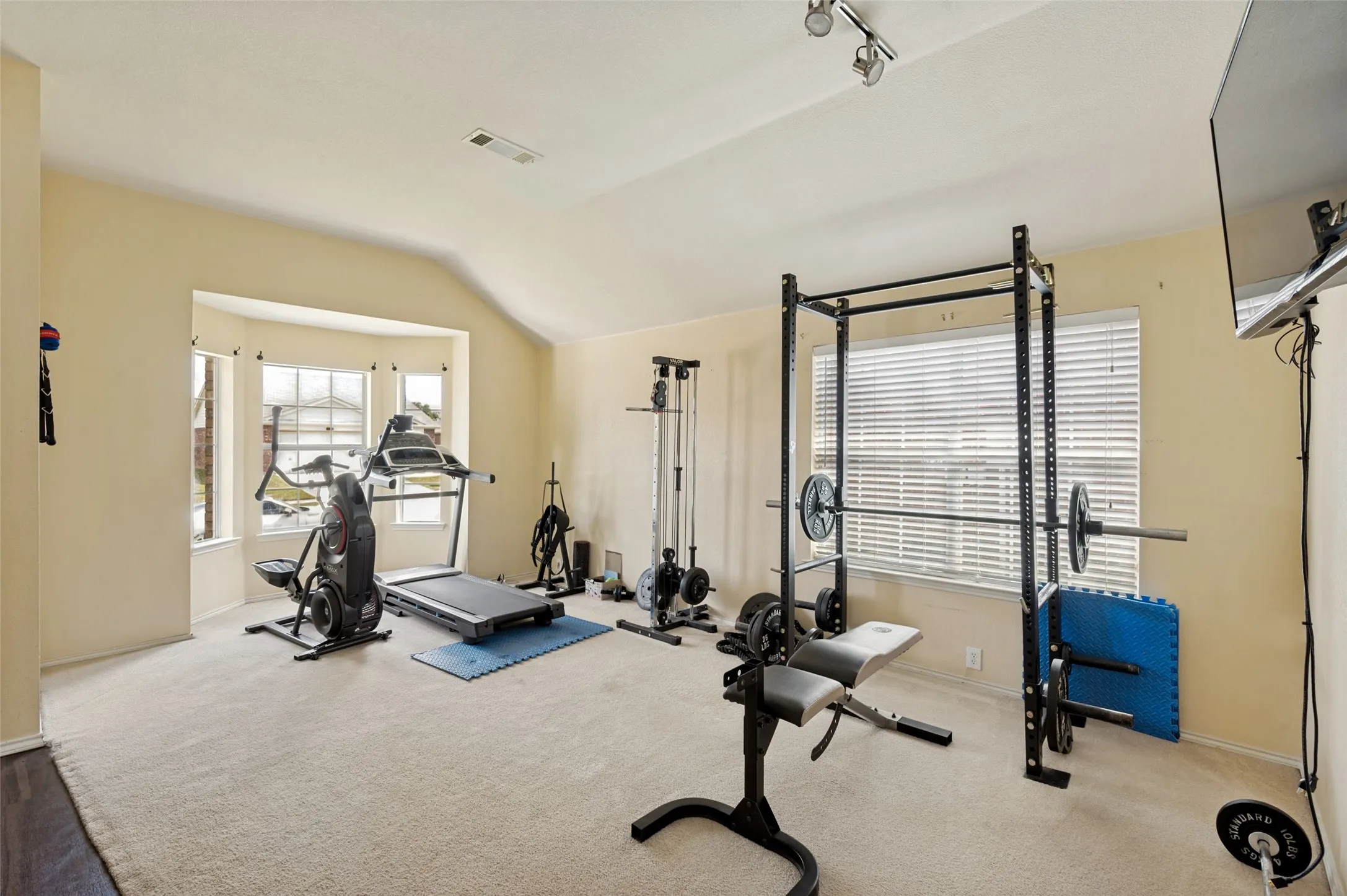 Single Family Residence For Sale in Denton County , 8616 Chisholm Trail, Cross Roads, Texas 76227, 3 Bedroom, 2 Bathroom, 2 Garage spaces, 1,896 Sqft, built in 2005, mls#21280239, Real Estate Agent in Cross Roads, Homes For Sale in Denton county, Homes For Sale in Cross Roads, Realtor in Cross Roads Texas, Real Estate Brokerage Independent Realty Texas, Luminita Cordes Realtor