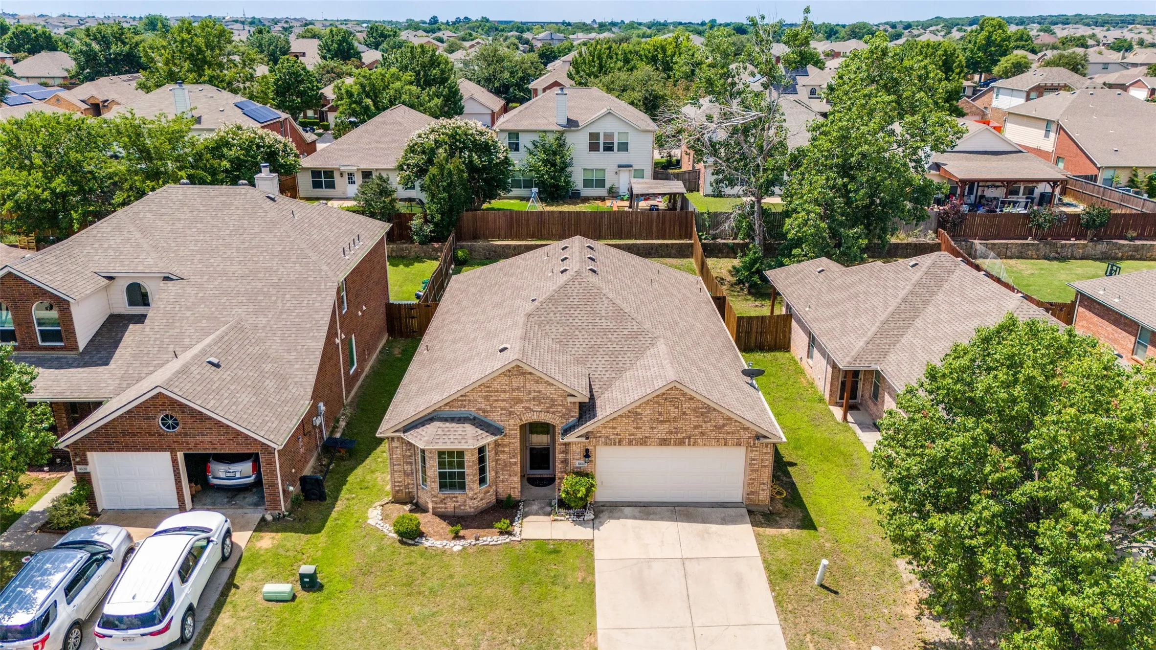 Single Family Residence For Sale in Denton County , 8616 Chisholm Trail, Cross Roads, Texas 76227, 3 Bedroom, 2 Bathroom, 2 Garage spaces, 1,896 Sqft, built in 2005, mls#21280239, Real Estate Agent in Cross Roads, Homes For Sale in Denton county, Homes For Sale in Cross Roads, Realtor in Cross Roads Texas, Real Estate Brokerage Independent Realty Texas, Luminita Cordes Realtor