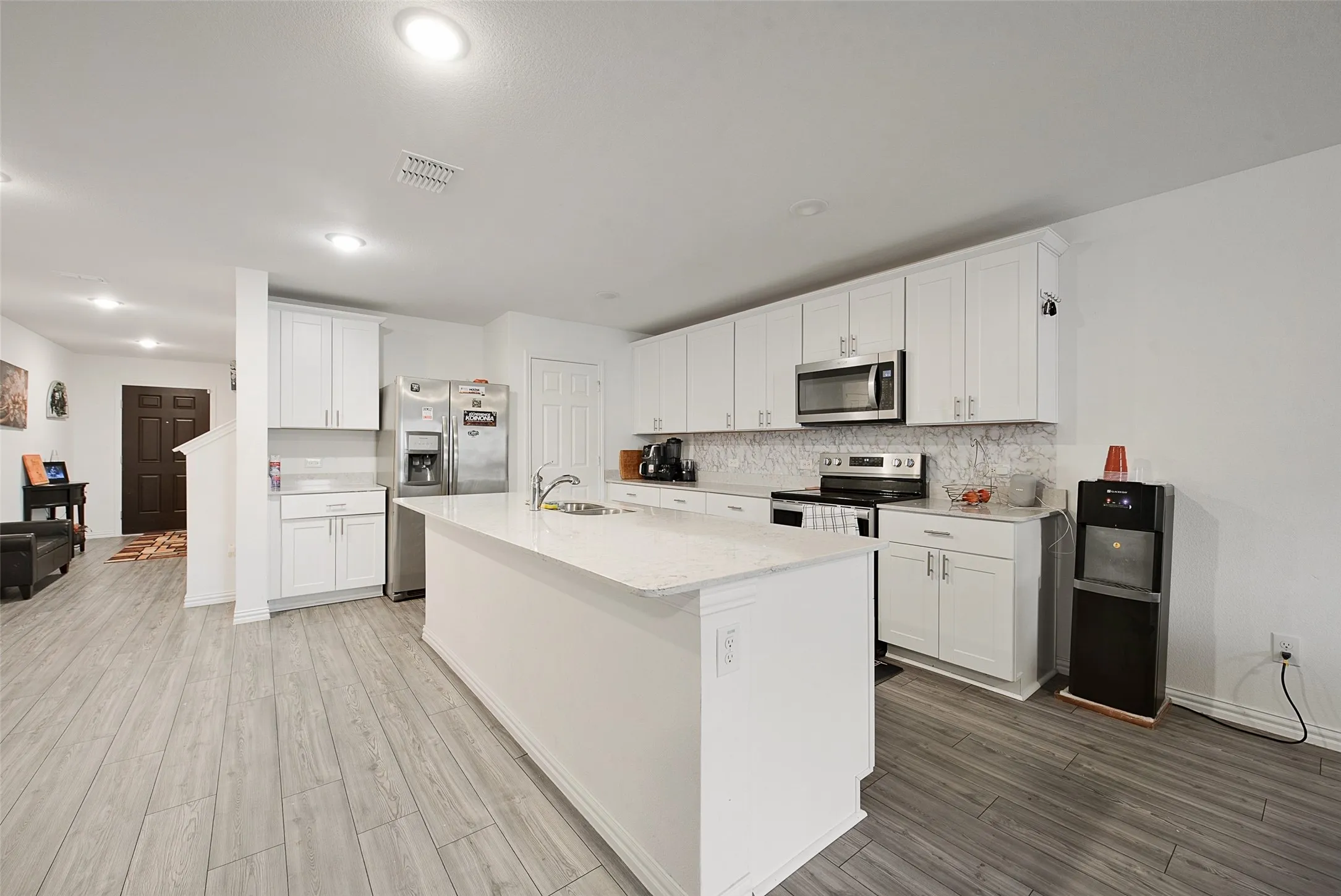 Single Family Residence For Sale in Tarrant County , 4437 Benham Drive, Fort Worth, Texas 76036, 4 Bedroom, 3 Bathroom, 2 Garage spaces, 2,572 Sqft, built in 2024, mls#21279197, Real Estate Agent in Fort Worth, Homes For Sale in Tarrant county, Homes For Sale in Fort Worth, Realtor in Fort Worth Texas, Real Estate Brokerage Independent Realty Texas, Luminita Cordes Realtor