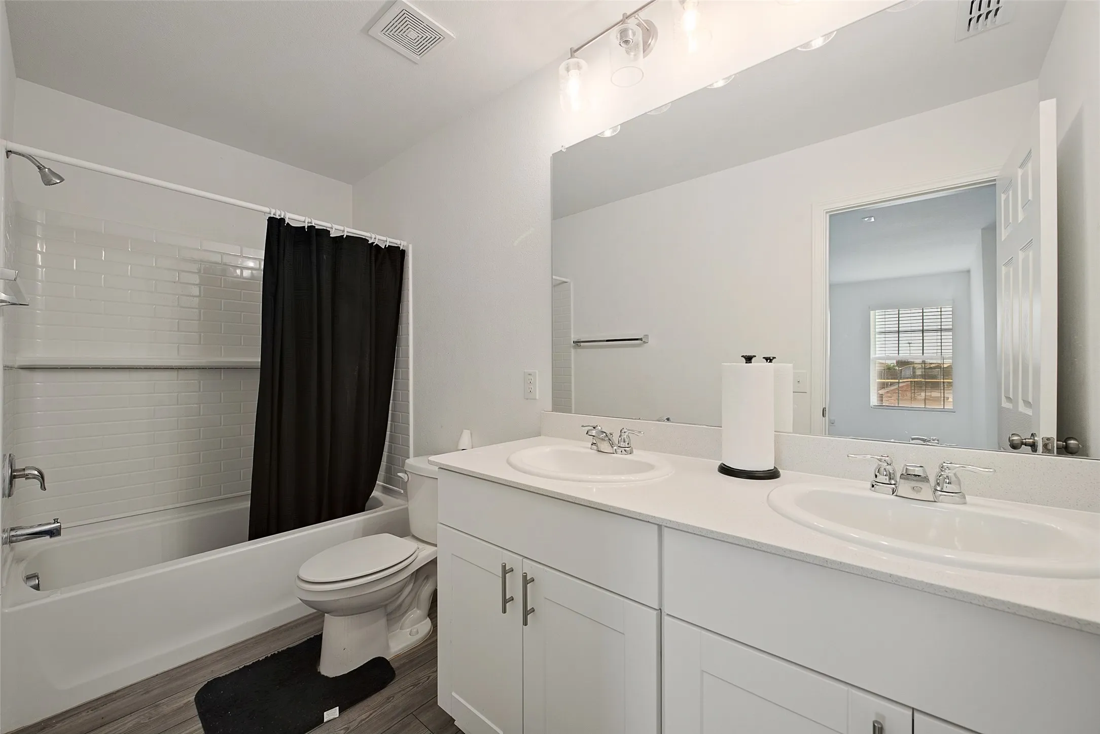 Single Family Residence For Sale in Tarrant County , 4437 Benham Drive, Fort Worth, Texas 76036, 4 Bedroom, 3 Bathroom, 2 Garage spaces, 2,572 Sqft, built in 2024, mls#21279197, Real Estate Agent in Fort Worth, Homes For Sale in Tarrant county, Homes For Sale in Fort Worth, Realtor in Fort Worth Texas, Real Estate Brokerage Independent Realty Texas, Luminita Cordes Realtor