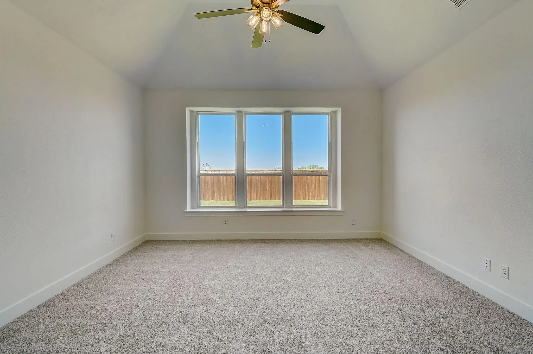 Single Family Residence For Sale in Denton County , 1000 Sycamore Place, Prosper, Texas 75078, 5 Bedroom, 4 Bathroom, 2 Garage spaces, 4,012 Sqft, built in 2022, mls#21280132, Real Estate Agent in Prosper, Homes For Sale in Denton county, Homes For Sale in Prosper, Realtor in Prosper Texas, Real Estate Brokerage Independent Realty Texas, Luminita Cordes Realtor