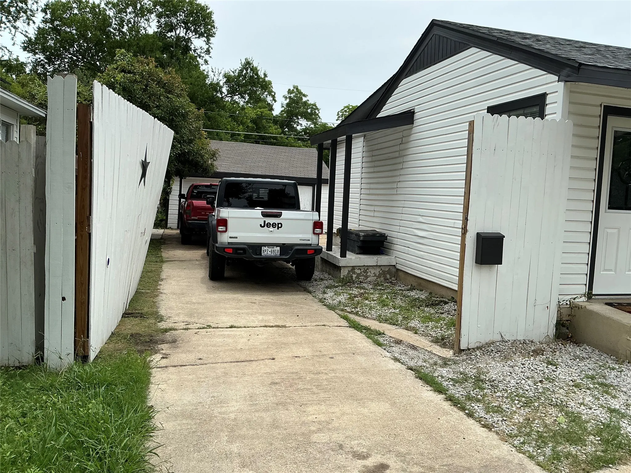 Single Family Residence For Sale in Dallas County , 11118 Aledo Drive, Dallas, Texas 75228, 4 Bedroom, 2 Bathroom, 1 Garage spaces, 2,380 Sqft, built in 1950, mls#21280242, Real Estate Agent in Dallas, Homes For Sale in Dallas county, Homes For Sale in Dallas, Realtor in Dallas Texas, Real Estate Brokerage Independent Realty Texas, Luminita Cordes Realtor