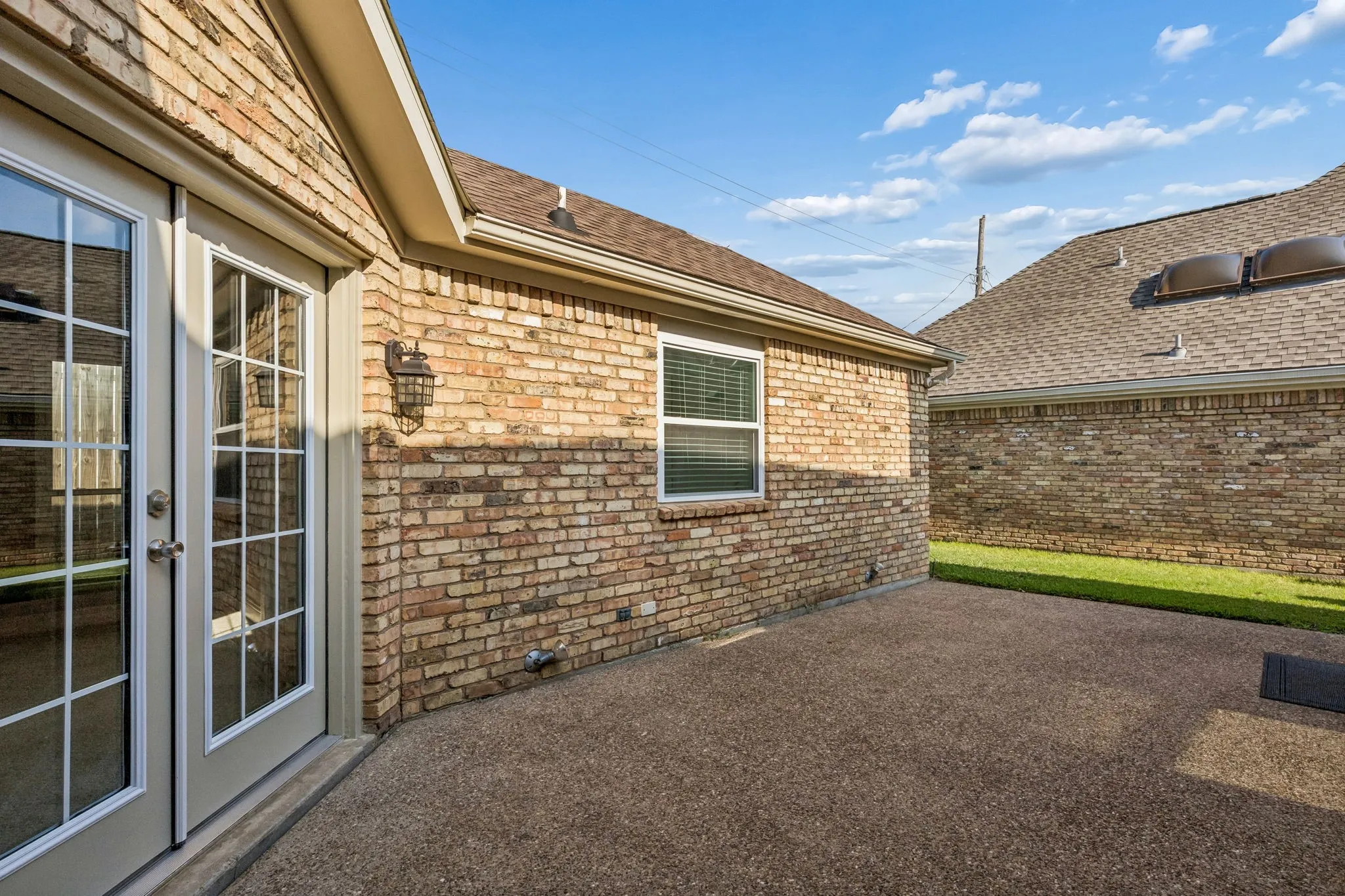 Single Family Residence For Sale in Dallas County , 604 Shalamar Place, Irving, Texas 75061, 3 Bedroom, 2 Bathroom, 2 Garage spaces, 2,173 Sqft, built in 1985, mls#21280113, Real Estate Agent in Irving, Homes For Sale in Dallas county, Homes For Sale in Irving, Realtor in Irving Texas, Real Estate Brokerage Independent Realty Texas, Luminita Cordes Realtor