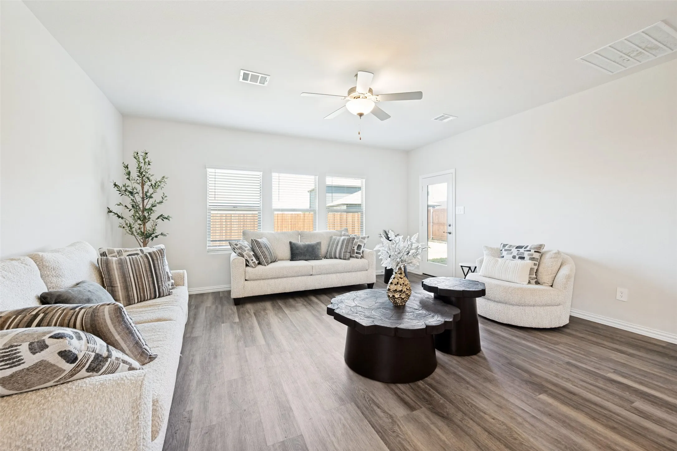 Single Family Residence For Sale in Tarrant County , 2708 Lopice Lane, Fort Worth, Texas 76179, 4 Bedroom, 3 Bathroom, 2 Garage spaces, 2,766 Sqft, built in 2024, mls#21279784, Real Estate Agent in Fort Worth, Homes For Sale in Tarrant county, Homes For Sale in Fort Worth, Realtor in Fort Worth Texas, Real Estate Brokerage Independent Realty Texas, Luminita Cordes Realtor
