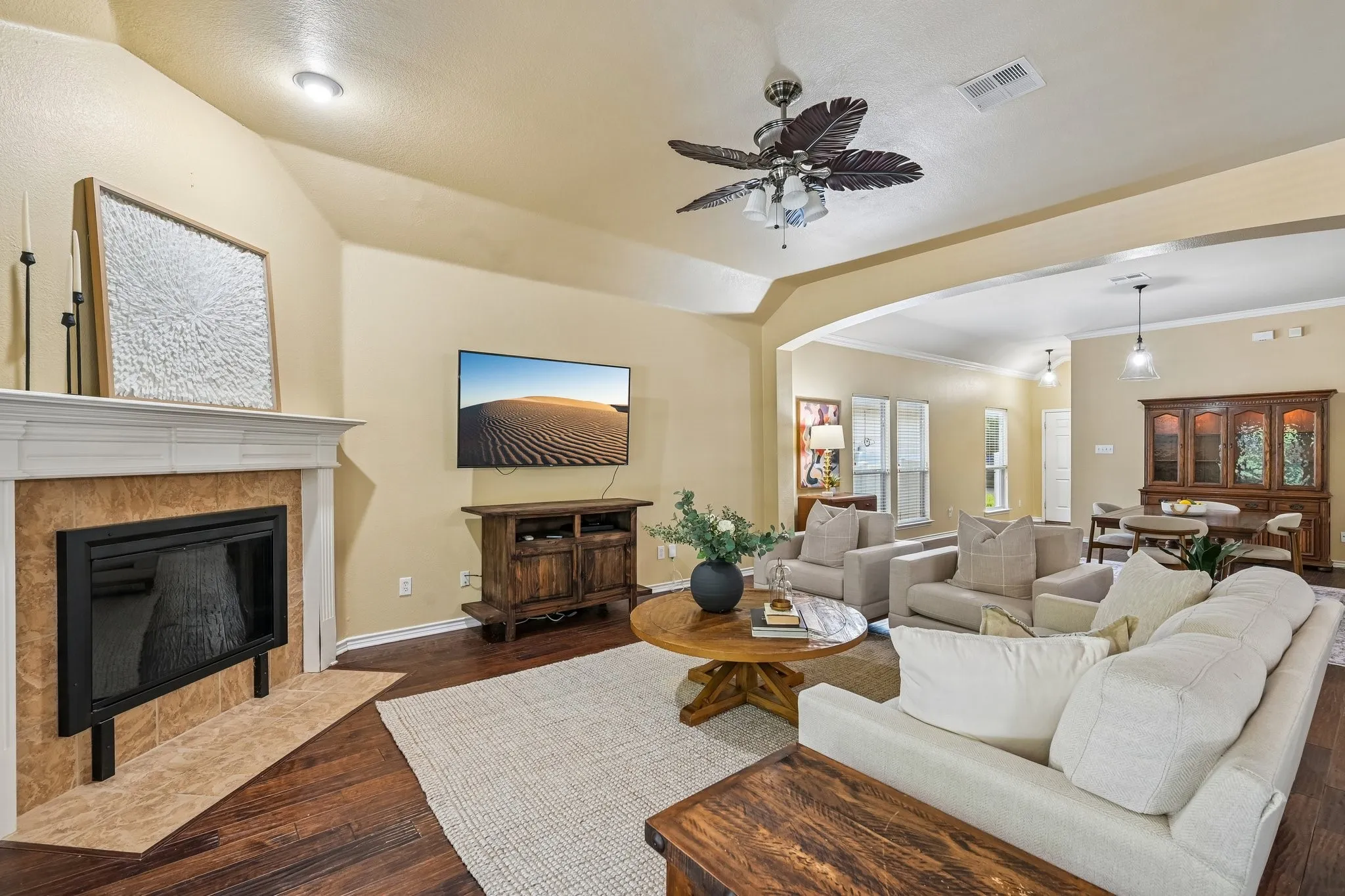 Single Family Residence For Sale in Denton County , 1321 Stone Mountain Parkway, Savannah, Texas 76227, 4 Bedroom, 2 Bathroom, 2 Garage spaces, 2,136 Sqft, built in 2004, mls#21277104, Real Estate Agent in Savannah, Homes For Sale in Denton county, Homes For Sale in Savannah, Realtor in Savannah Texas, Real Estate Brokerage Independent Realty Texas, Luminita Cordes Realtor