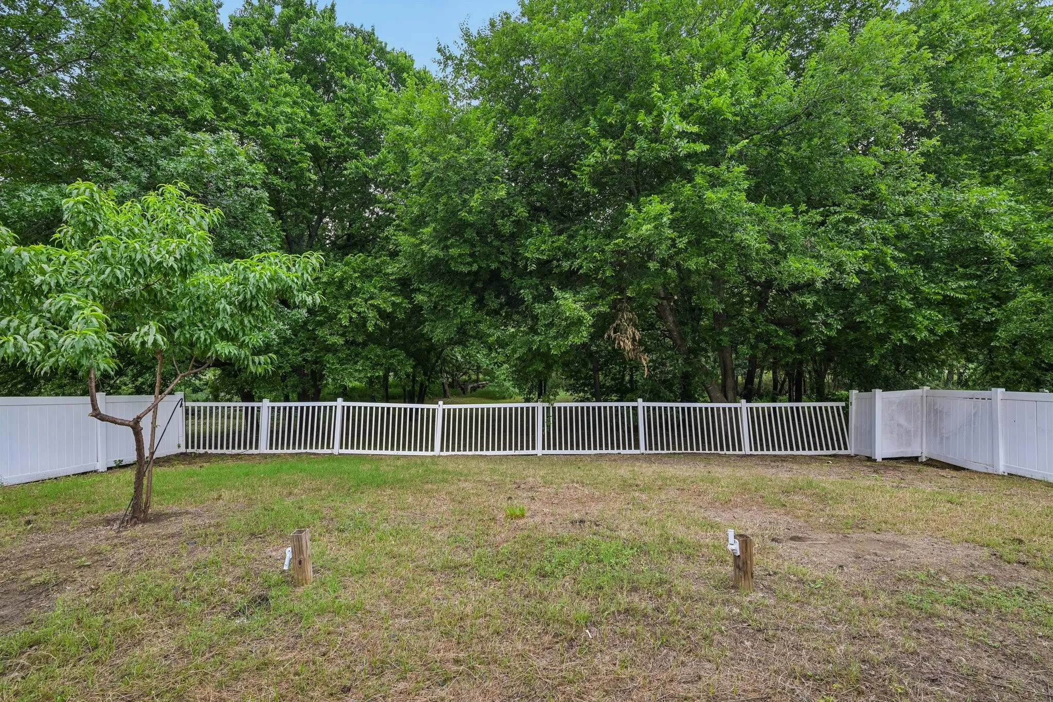 Single Family Residence For Sale in Denton County , 1321 Stone Mountain Parkway, Savannah, Texas 76227, 4 Bedroom, 2 Bathroom, 2 Garage spaces, 2,136 Sqft, built in 2004, mls#21277104, Real Estate Agent in Savannah, Homes For Sale in Denton county, Homes For Sale in Savannah, Realtor in Savannah Texas, Real Estate Brokerage Independent Realty Texas, Luminita Cordes Realtor