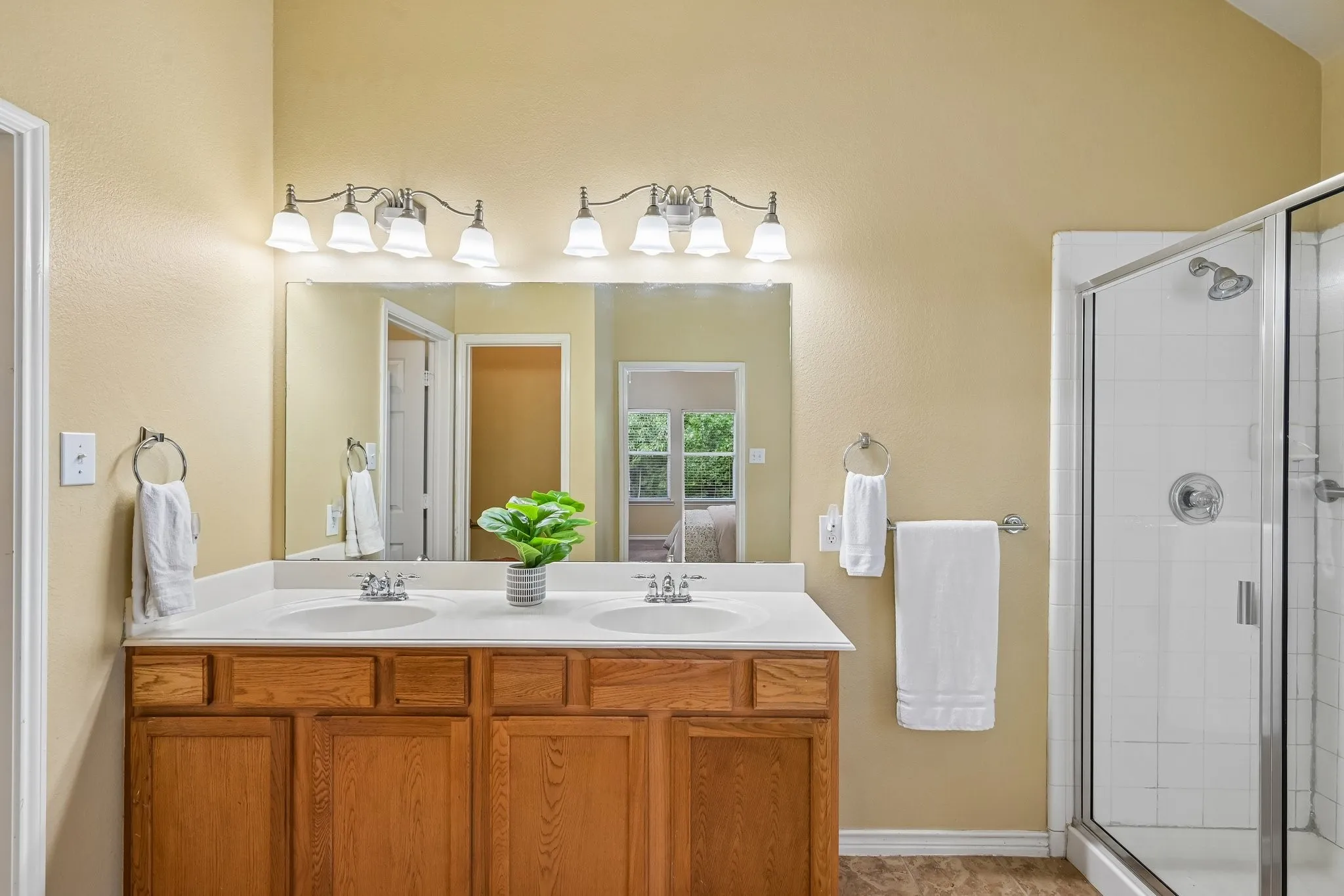 Single Family Residence For Sale in Denton County , 1321 Stone Mountain Parkway, Savannah, Texas 76227, 4 Bedroom, 2 Bathroom, 2 Garage spaces, 2,136 Sqft, built in 2004, mls#21277104, Real Estate Agent in Savannah, Homes For Sale in Denton county, Homes For Sale in Savannah, Realtor in Savannah Texas, Real Estate Brokerage Independent Realty Texas, Luminita Cordes Realtor