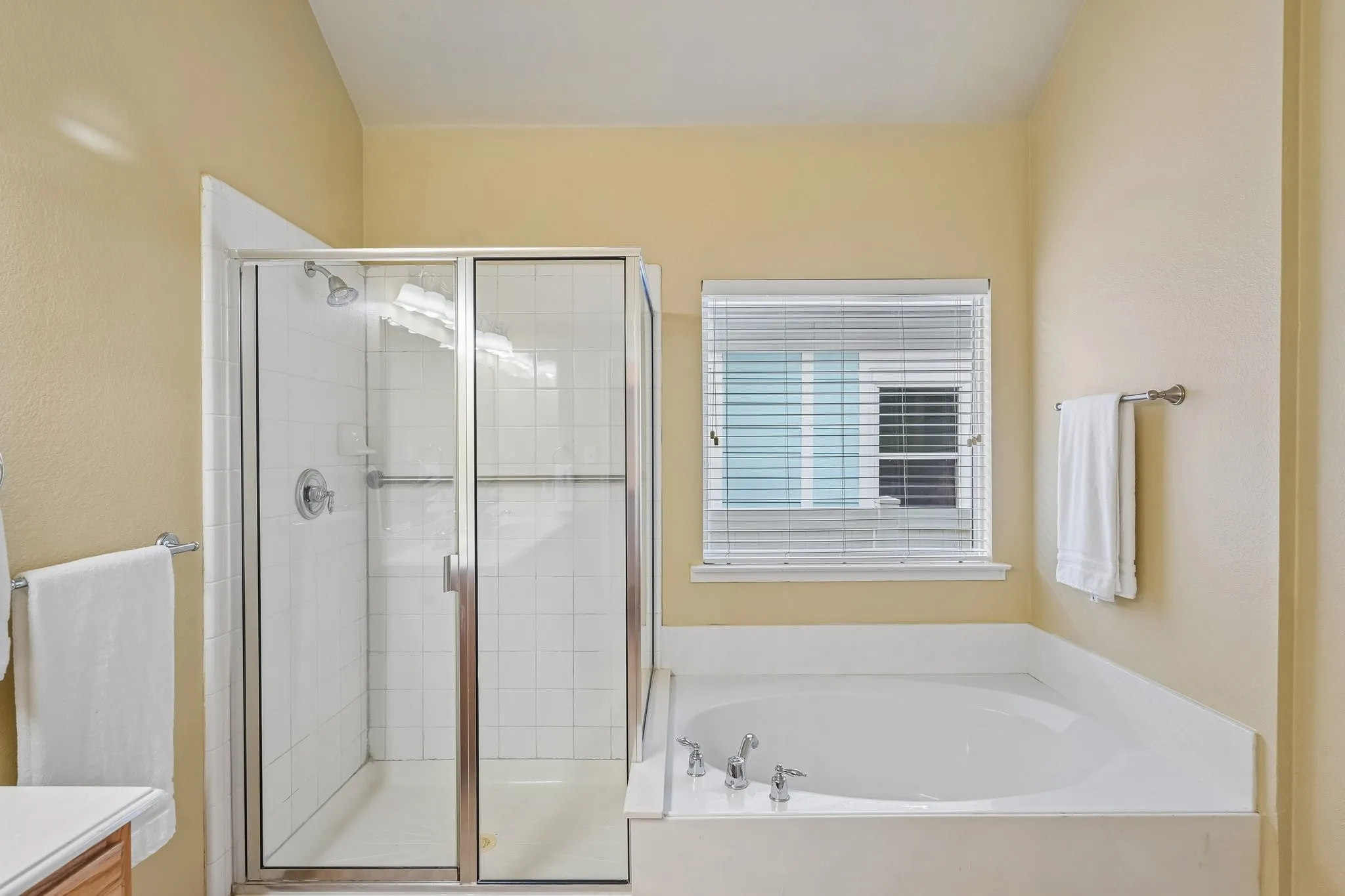 Single Family Residence For Sale in Denton County , 1321 Stone Mountain Parkway, Savannah, Texas 76227, 4 Bedroom, 2 Bathroom, 2 Garage spaces, 2,136 Sqft, built in 2004, mls#21277104, Real Estate Agent in Savannah, Homes For Sale in Denton county, Homes For Sale in Savannah, Realtor in Savannah Texas, Real Estate Brokerage Independent Realty Texas, Luminita Cordes Realtor
