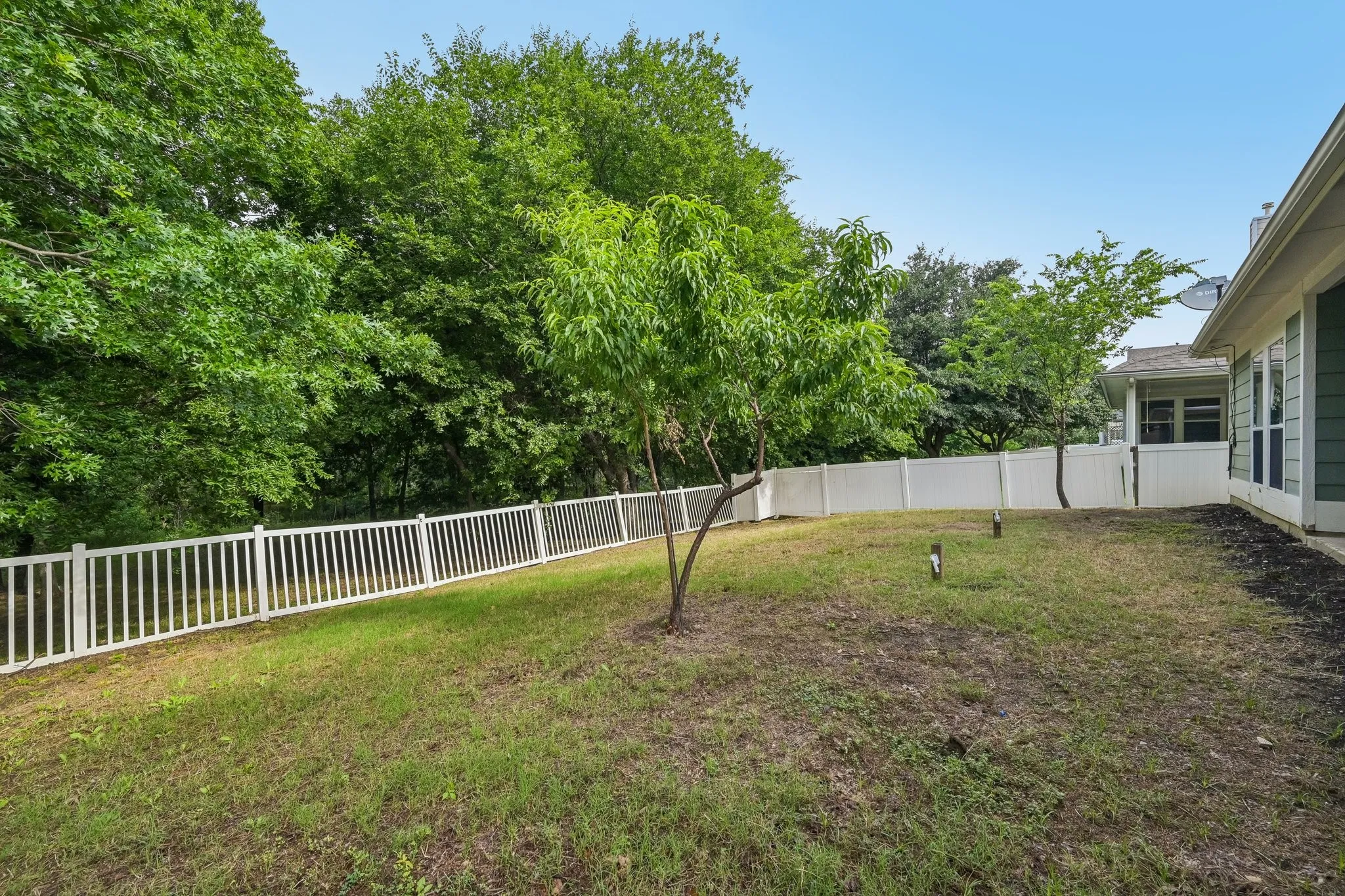 Single Family Residence For Sale in Denton County , 1321 Stone Mountain Parkway, Savannah, Texas 76227, 4 Bedroom, 2 Bathroom, 2 Garage spaces, 2,136 Sqft, built in 2004, mls#21277104, Real Estate Agent in Savannah, Homes For Sale in Denton county, Homes For Sale in Savannah, Realtor in Savannah Texas, Real Estate Brokerage Independent Realty Texas, Luminita Cordes Realtor