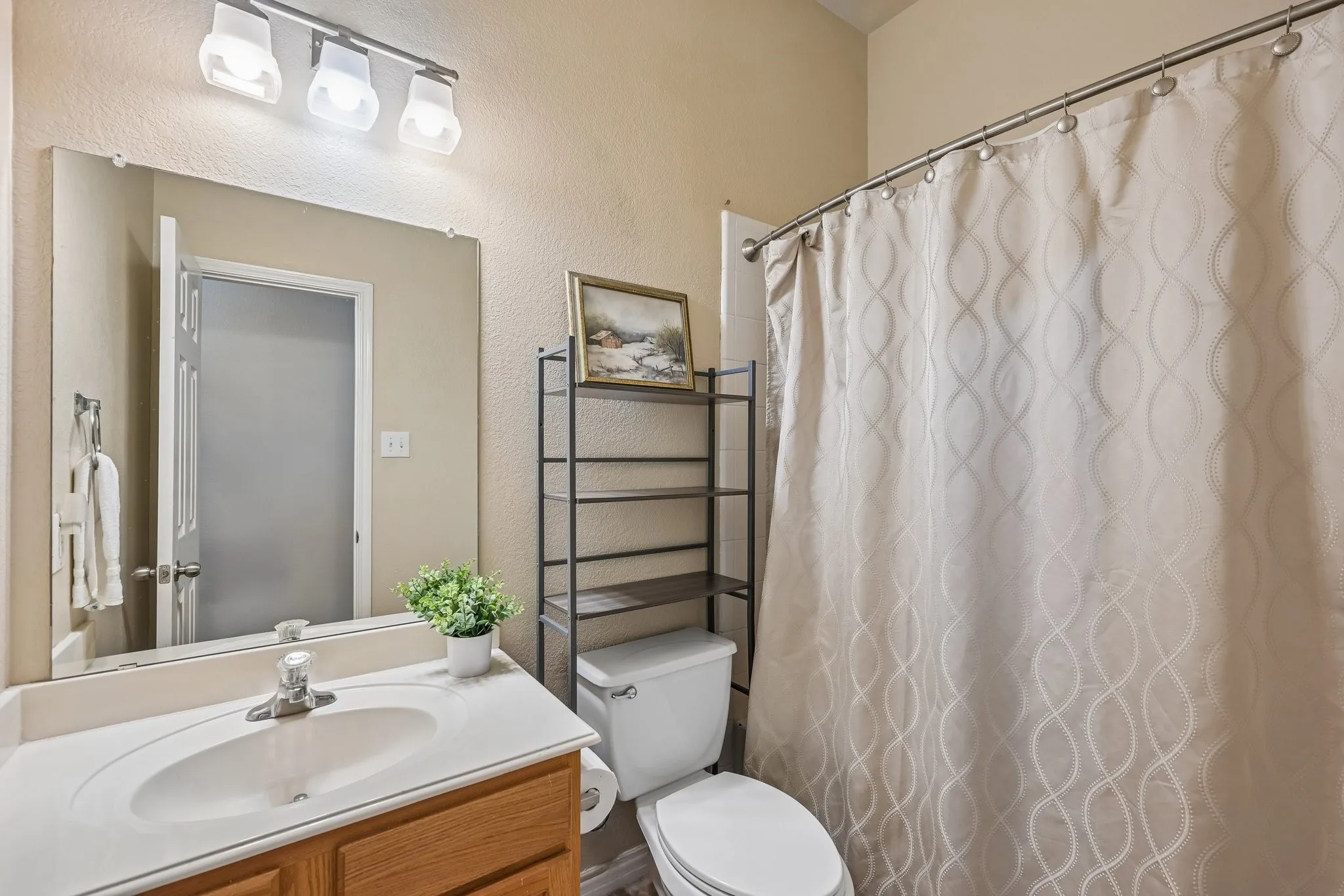 Single Family Residence For Sale in Denton County , 1321 Stone Mountain Parkway, Savannah, Texas 76227, 4 Bedroom, 2 Bathroom, 2 Garage spaces, 2,136 Sqft, built in 2004, mls#21277104, Real Estate Agent in Savannah, Homes For Sale in Denton county, Homes For Sale in Savannah, Realtor in Savannah Texas, Real Estate Brokerage Independent Realty Texas, Luminita Cordes Realtor